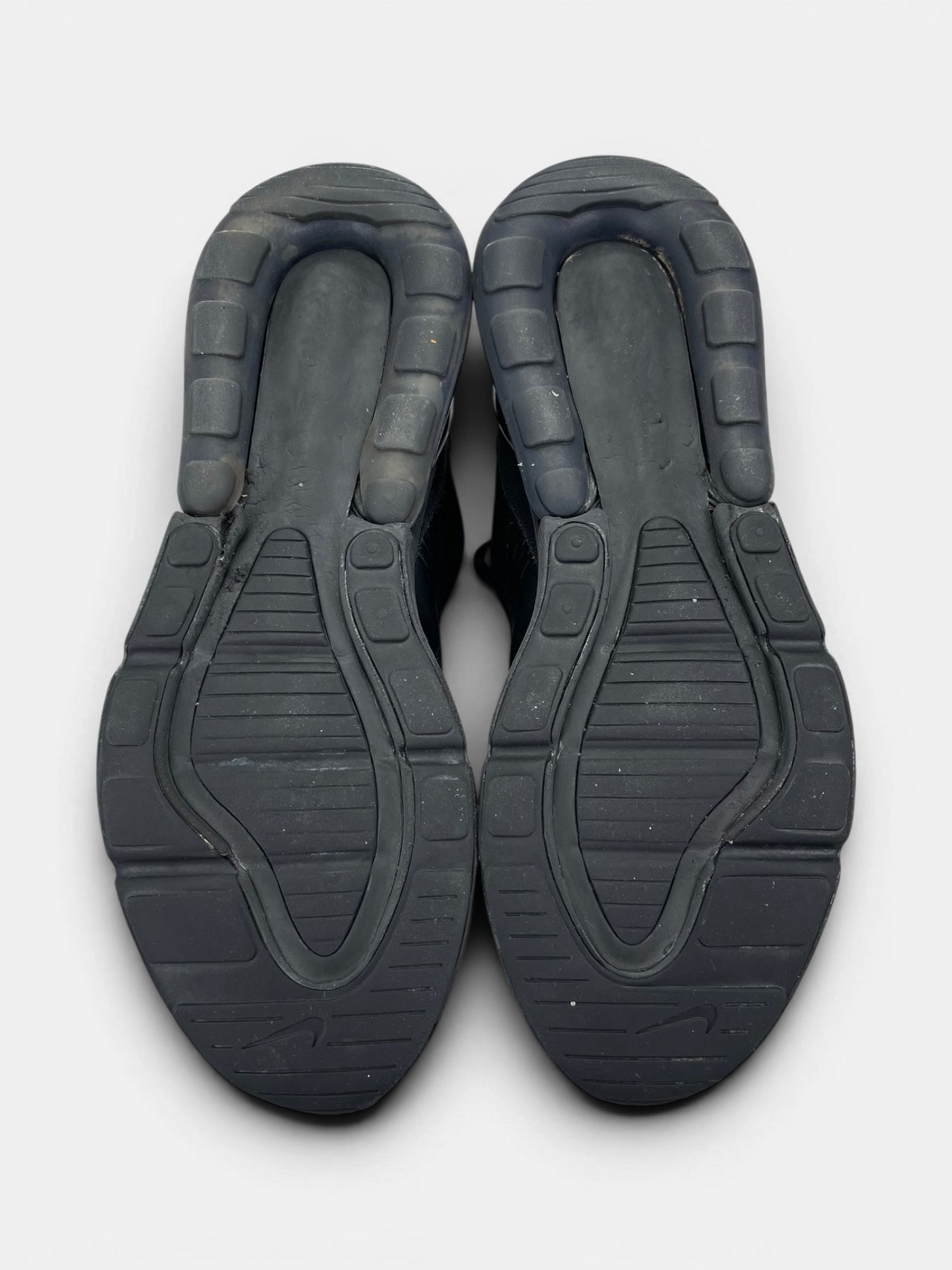 Nike Air Max 270 Triple Black — buty sportowe męskie w bardzo dobrym stanie rozmiar 46, podeszwa