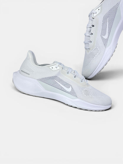 Nike Pegasus 41 Pure Platinum — buty sportowe męskie w bardzo dobrym stanie rozmiar 47, wewnętrzny panel lewego buta