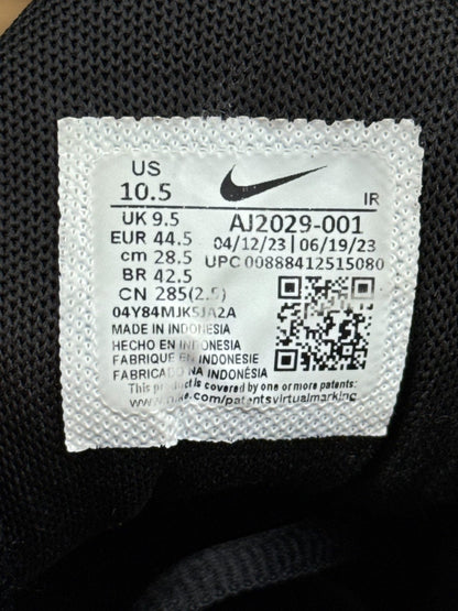 Nike Air Max Plus “Triple Black Leather” Triple Black — buty sportowe męskie w bardzo dobrym stanie rozmiar 44.5, boczny profil