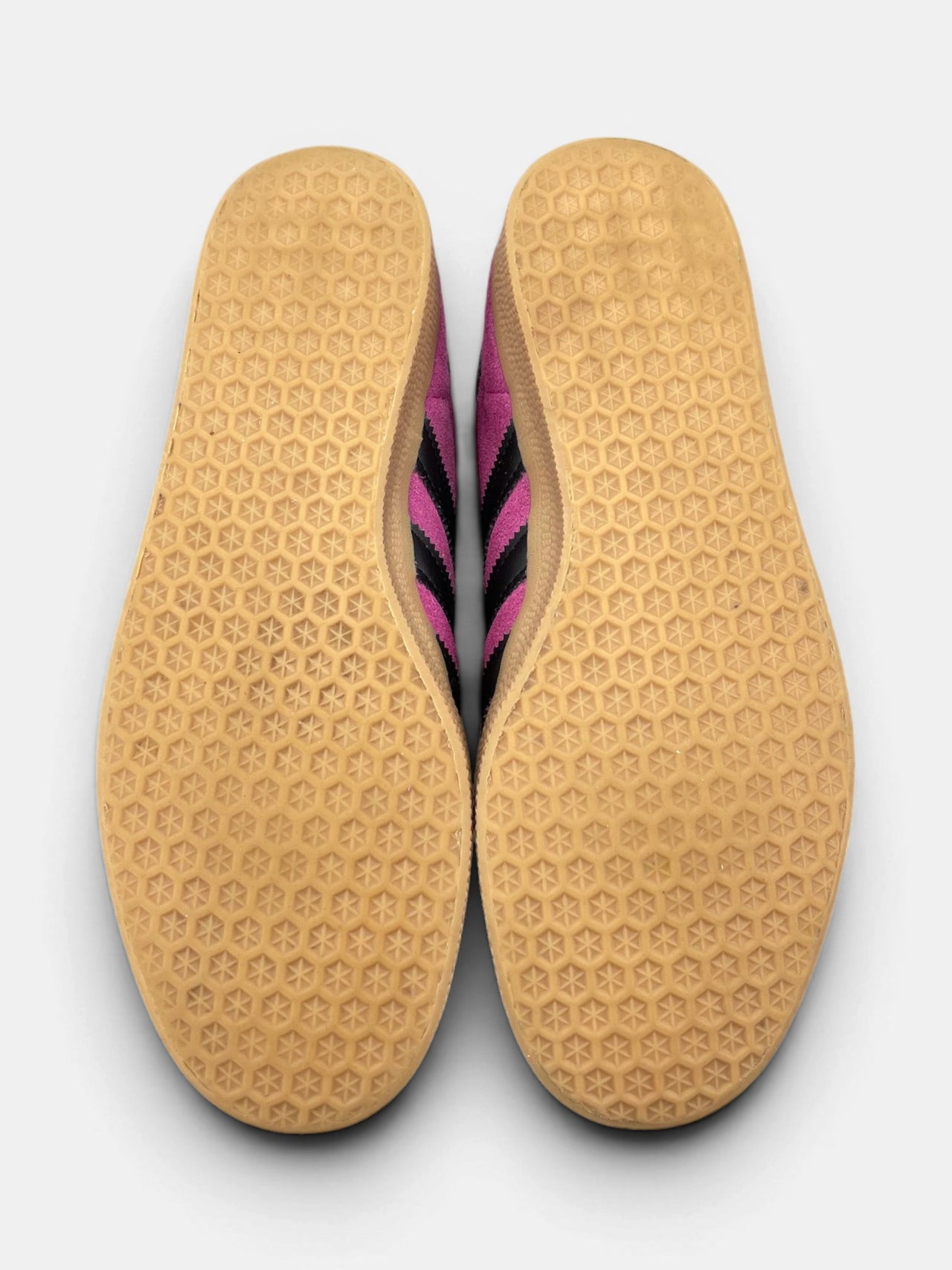 Adidas Gazelle — buty sportowe damskie w bardzo dobrym stanie rozmiar 40, podeszwa