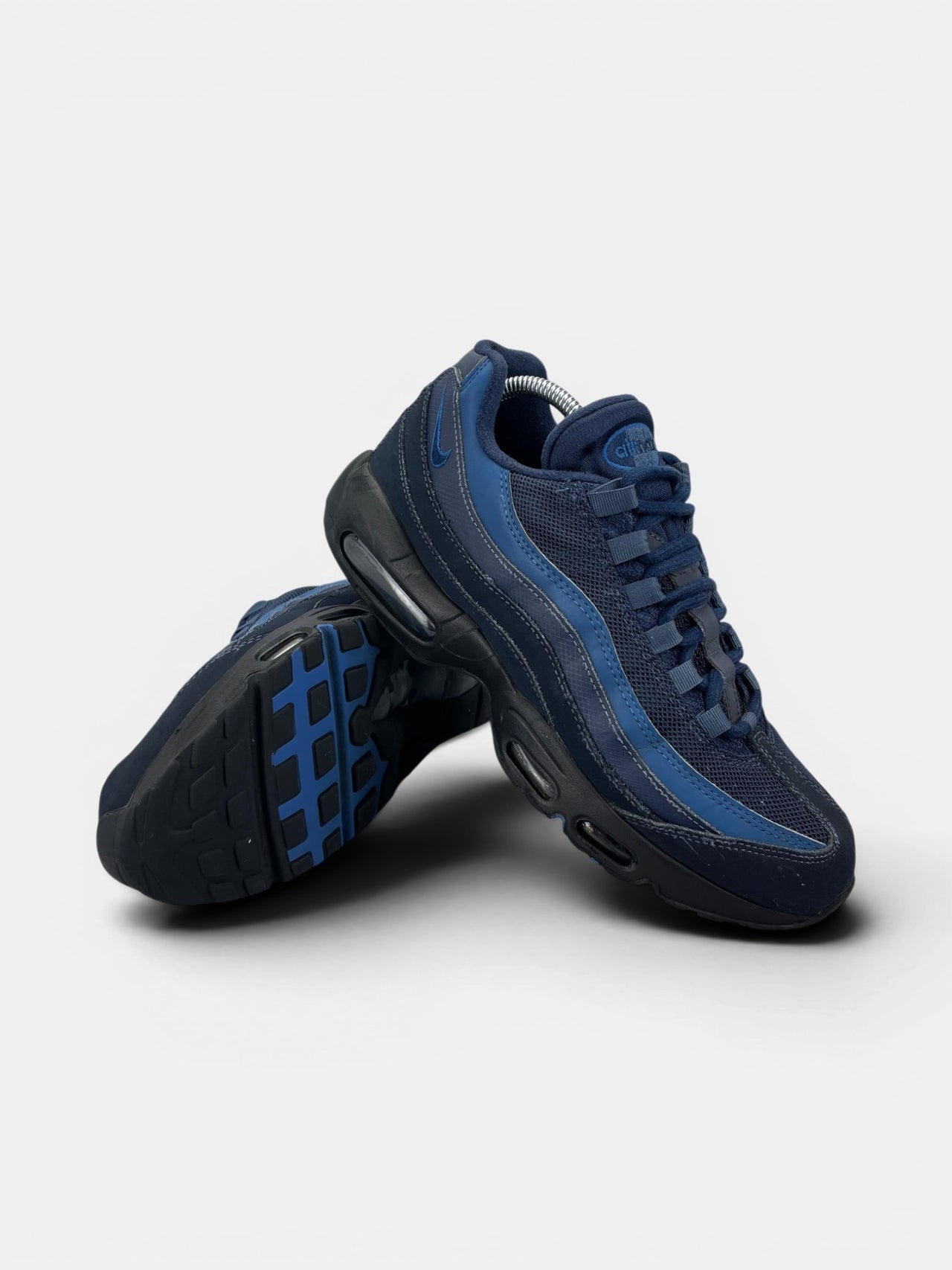 Nike Air Max 95 Harbor Blue — buty sportowe męskie w bardzo dobrym stanie rozmiar 42.5, boczny profil