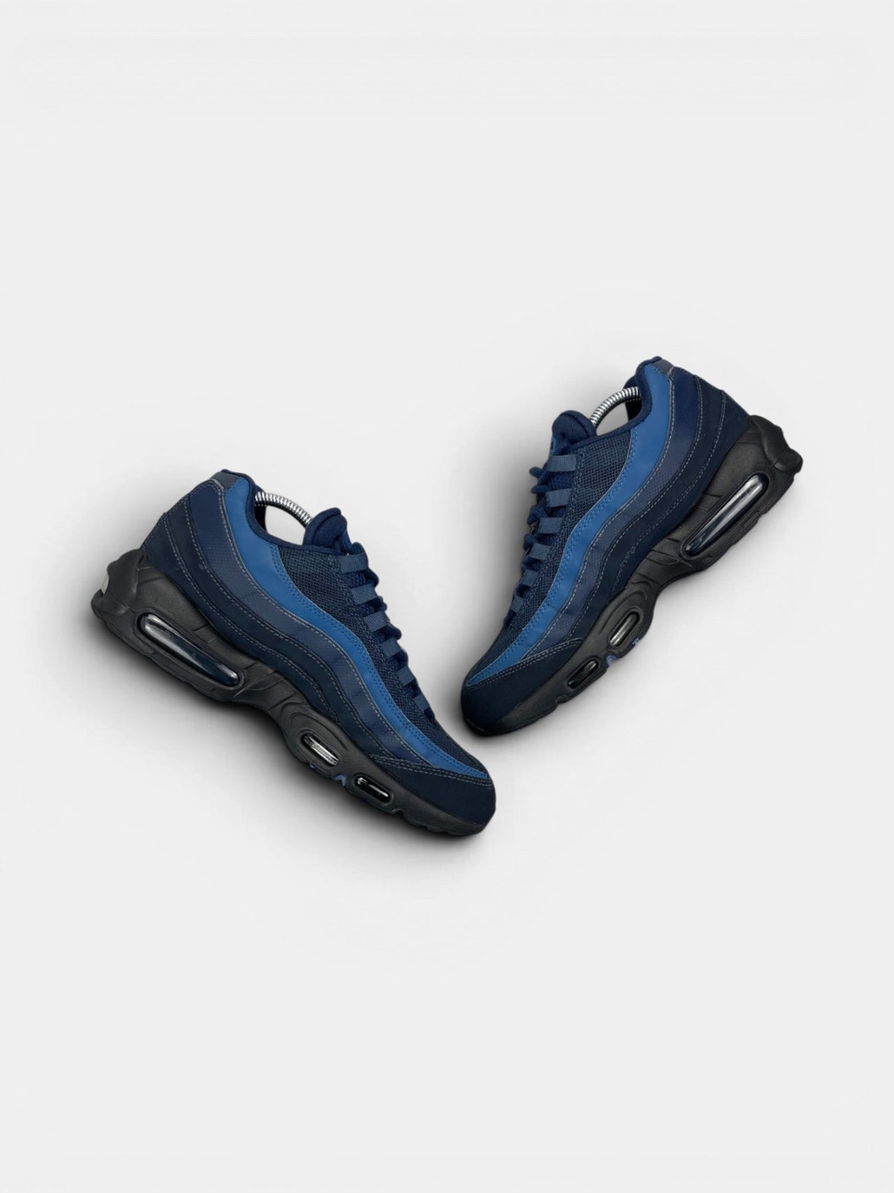 Nike Air Max 95 Harbor Blue — buty sportowe męskie w bardzo dobrym stanie rozmiar 42.5, zewnętrzny panel prawego buta