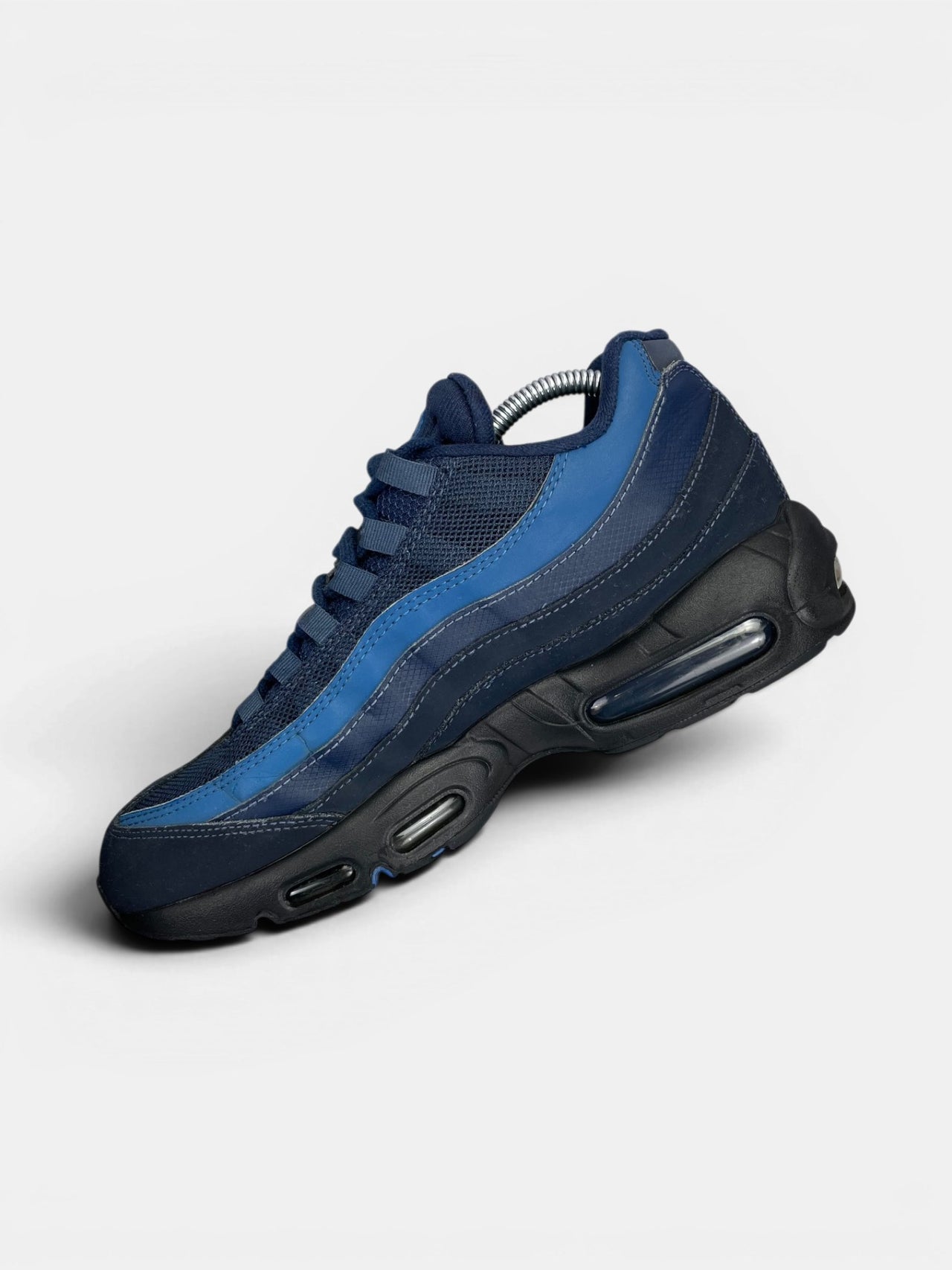 Nike Air Max 95 Harbor Blue — buty sportowe męskie w bardzo dobrym stanie rozmiar 42.5, wewnętrzny panel prawego buta