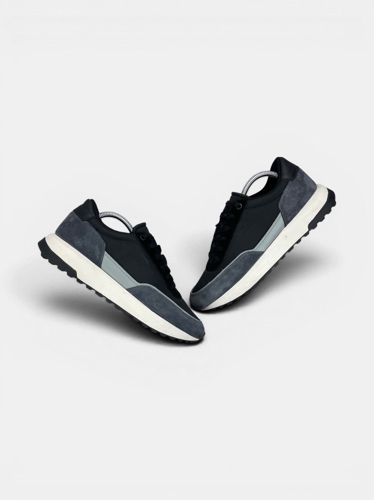 Calvin Klein Low Top Lace Up — buty sportowe męskie nowe rozmiar 42, widok z góry na zewnętrzną stronę butów