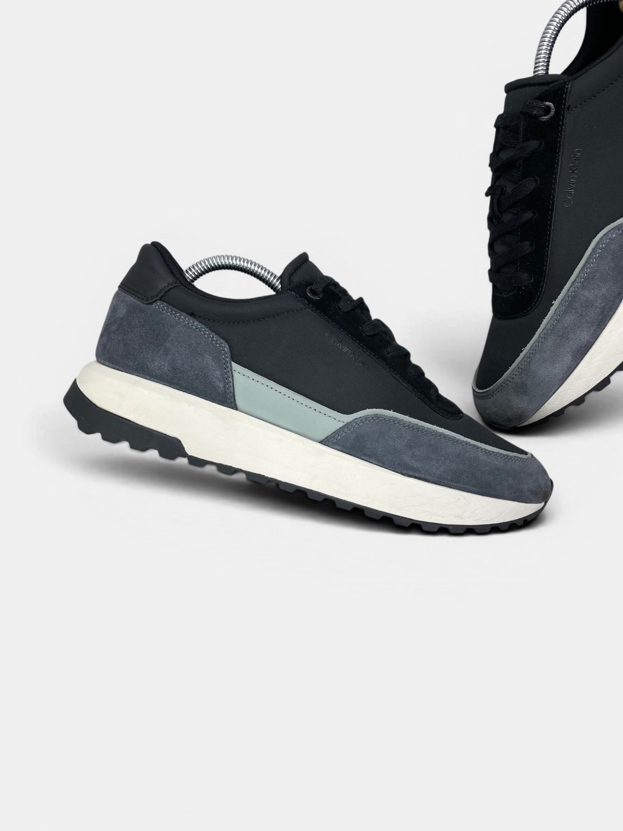 Calvin Klein Low Top Lace Up — buty sportowe męskie nowe rozmiar 42, zewnętrzny panel lewego buta