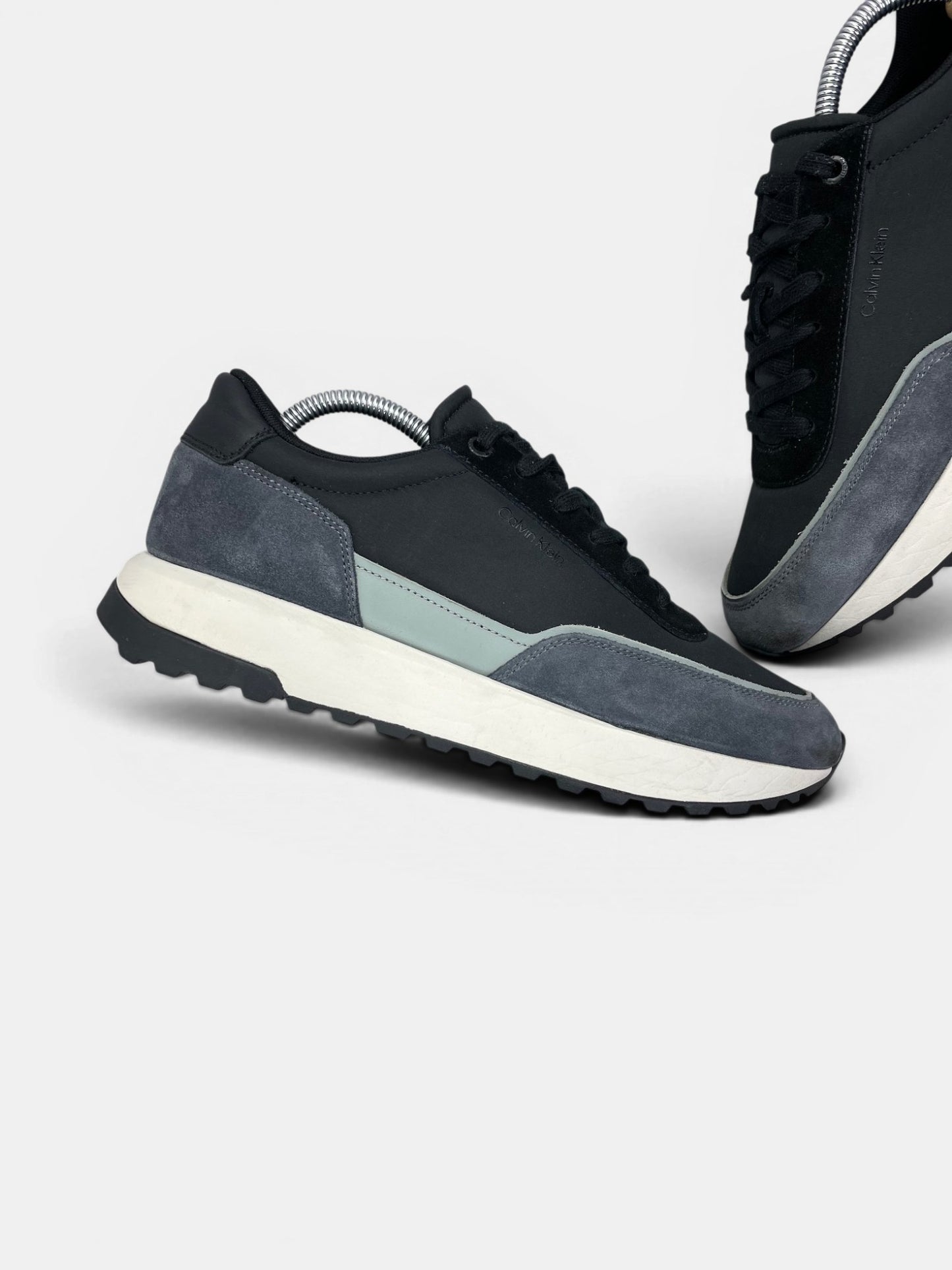 Calvin Klein Low Top Lace Up — buty sportowe męskie nowe rozmiar 42, zewnętrzny panel lewego buta