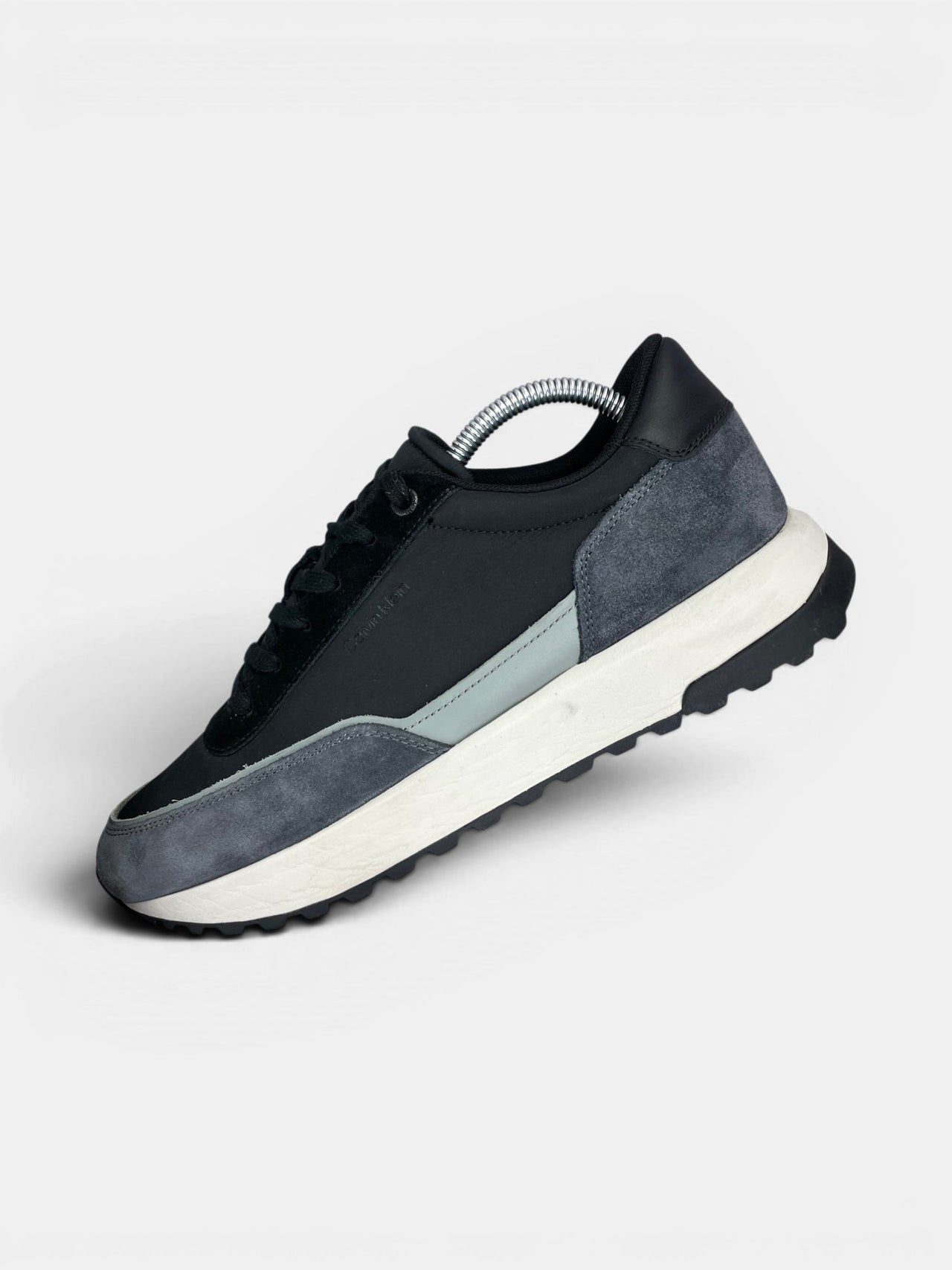 Calvin Klein Low Top Lace Up — buty sportowe męskie nowe rozmiar 42, widok z góry na wewnętrzną stronę butów