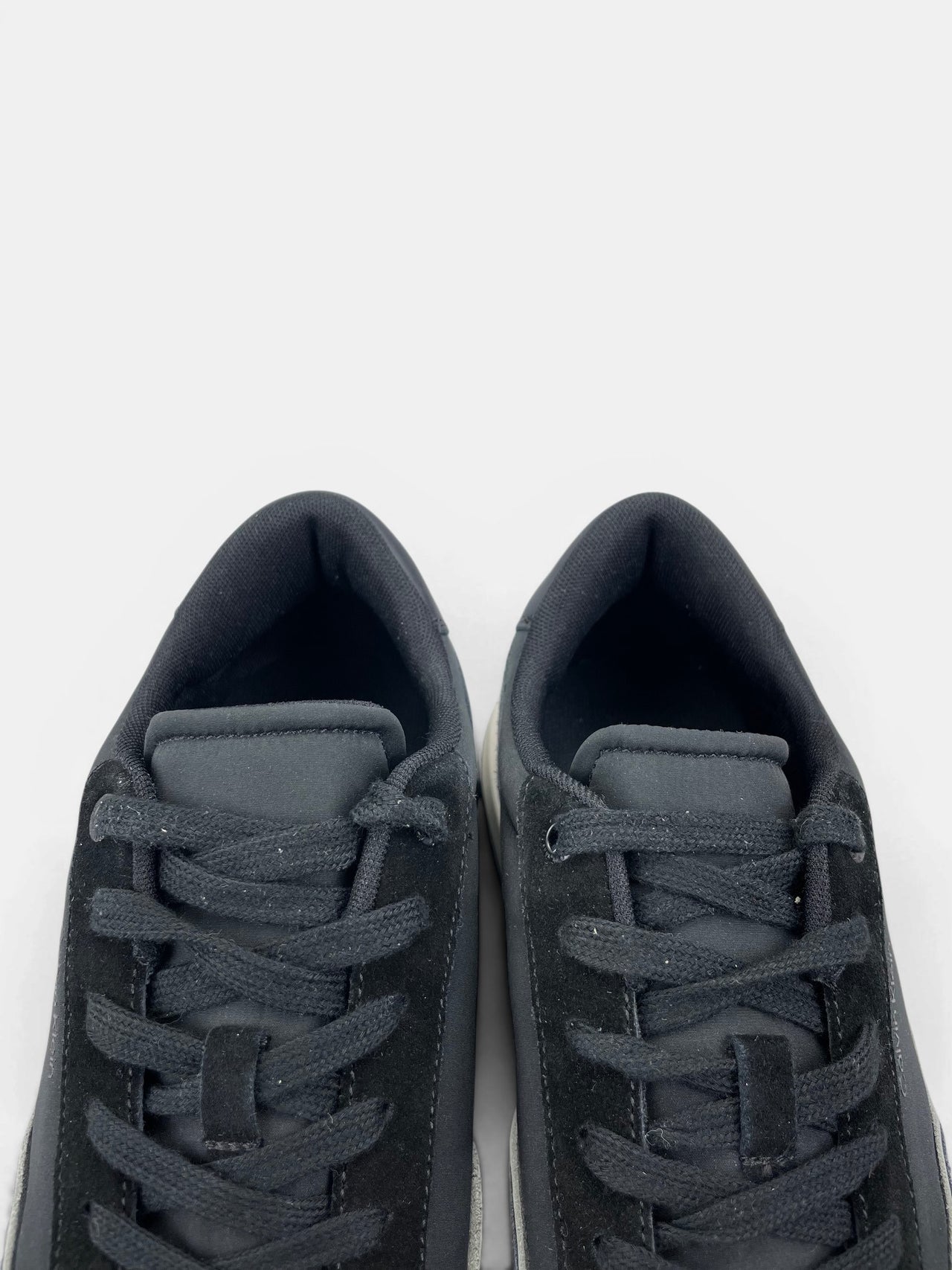 Calvin Klein Low Top Lace Up — buty sportowe męskie nowe rozmiar 42, zapiętki butów