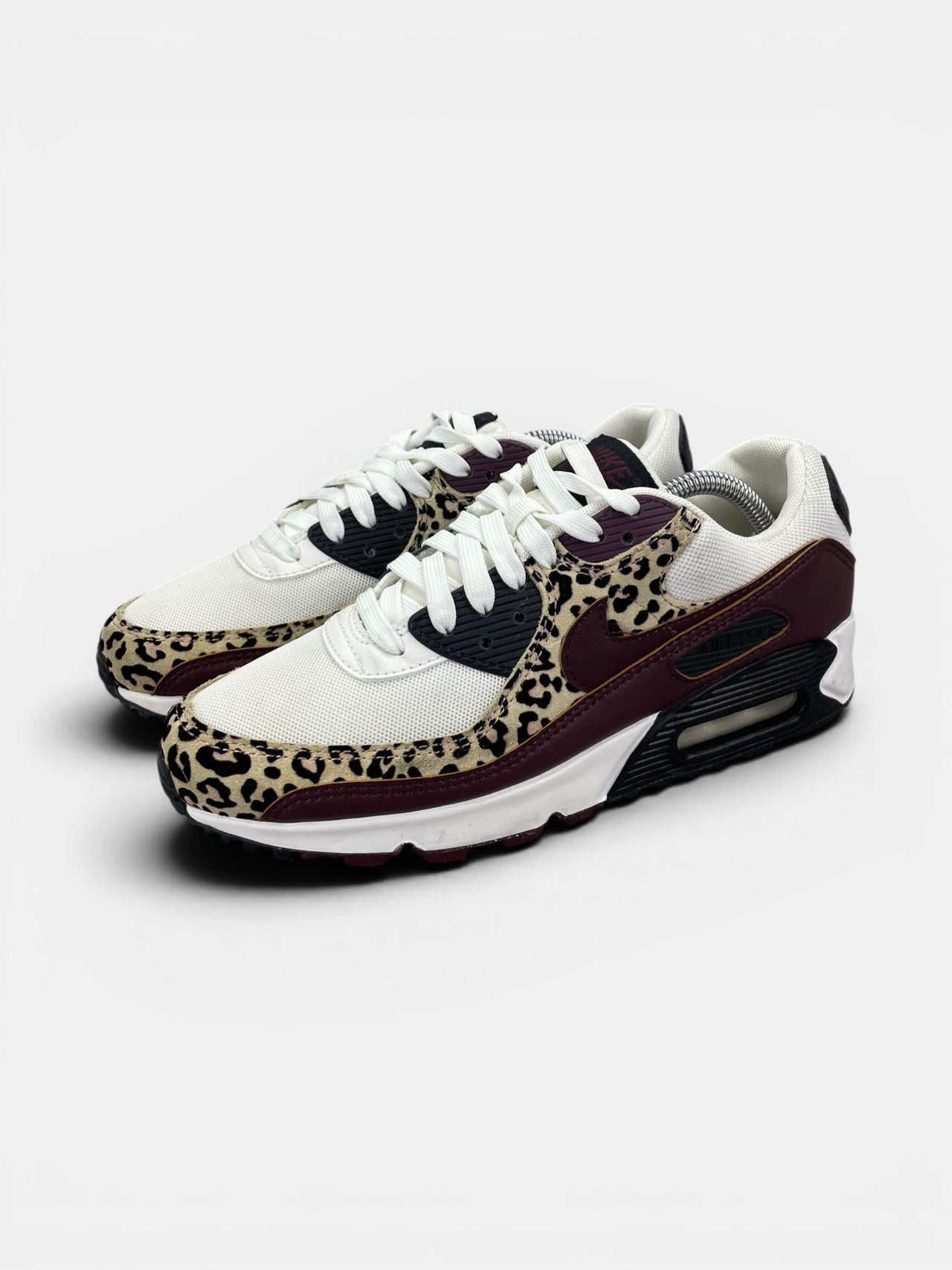 Nike Air Max 90 Nike Air Max 90 Leopard ‘Burgundy Crush’ — buty sportowe damskie w bardzo dobrym stanie rozmiar 40, widok z boku