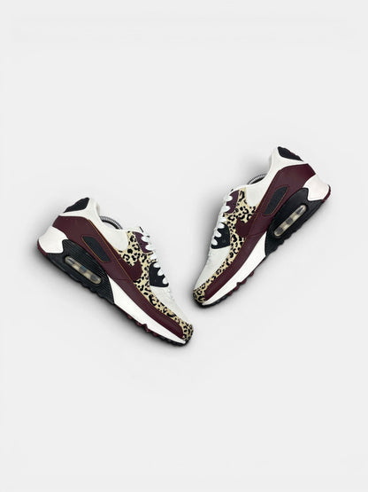 Nike Air Max 90 Nike Air Max 90 Leopard ‘Burgundy Crush’ — buty sportowe damskie w bardzo dobrym stanie rozmiar 40, zewnętrzny panel prawego buta
