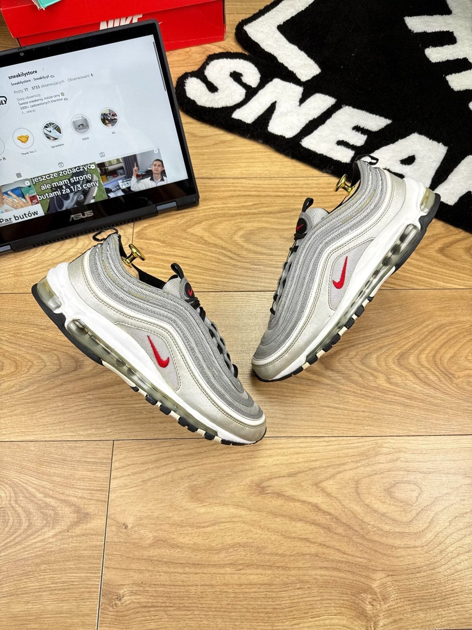 Nike Air Max 97 OG QS Silver Bullet Silver Bullet — buty sportowe męskie w bardzo dobrym stanie rozmiar 42, widok z góry na zewnętrzną stronę butów