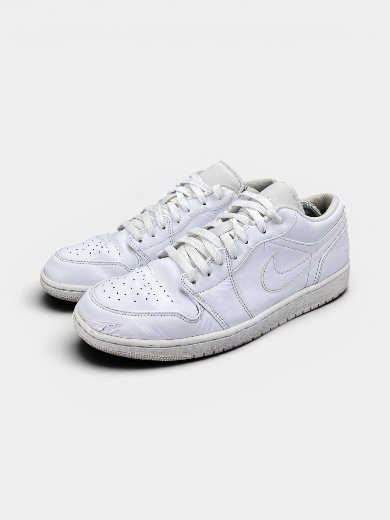 Nike Air Jordan 1 Low AJ1 Low Triple White — buty sportowe męskie w bardzo dobrym stanie rozmiar 44.5, widok z boku
