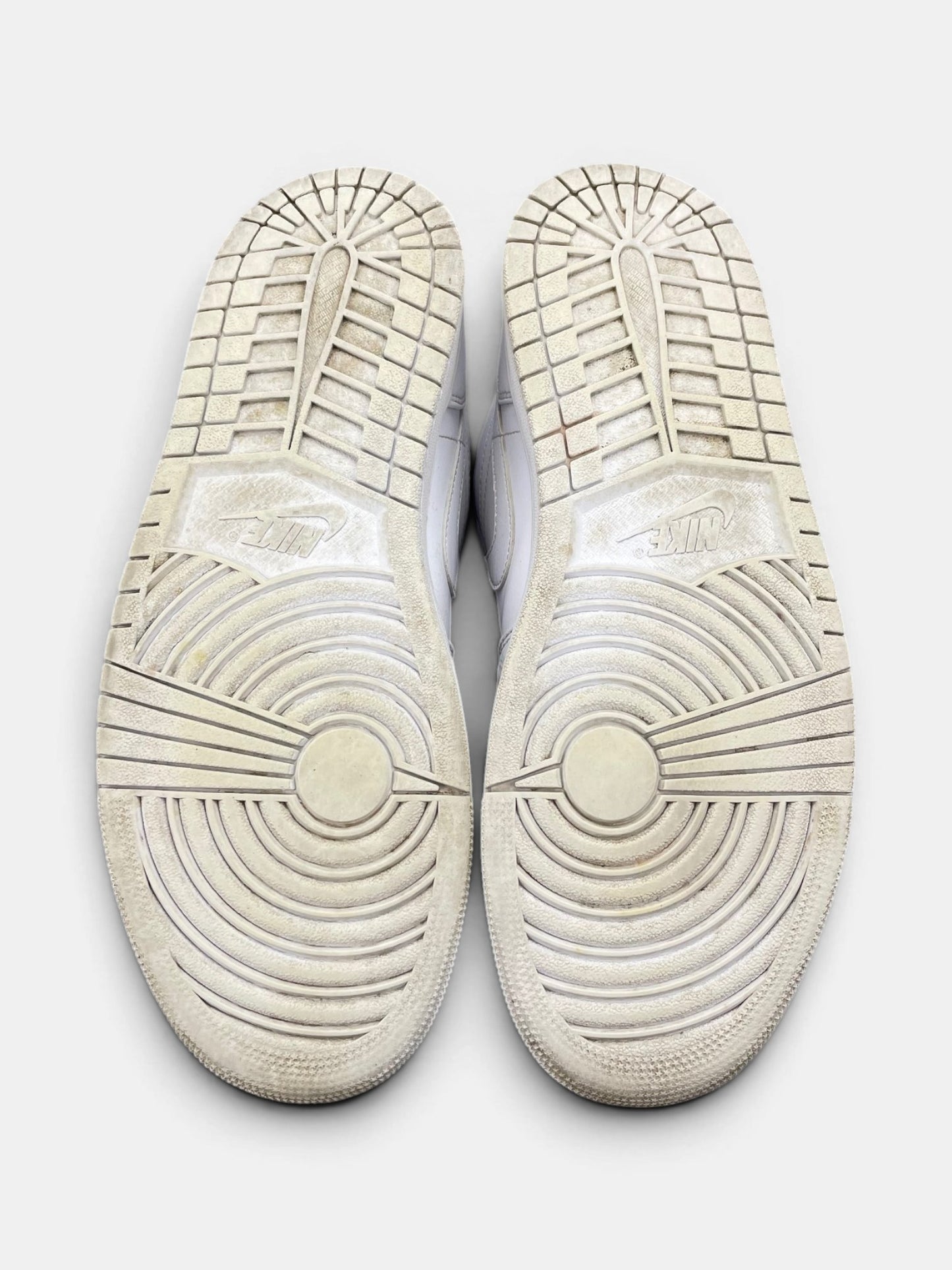 Nike Air Jordan 1 Low AJ1 Low Triple White — buty sportowe męskie w bardzo dobrym stanie rozmiar 44.5, podeszwa
