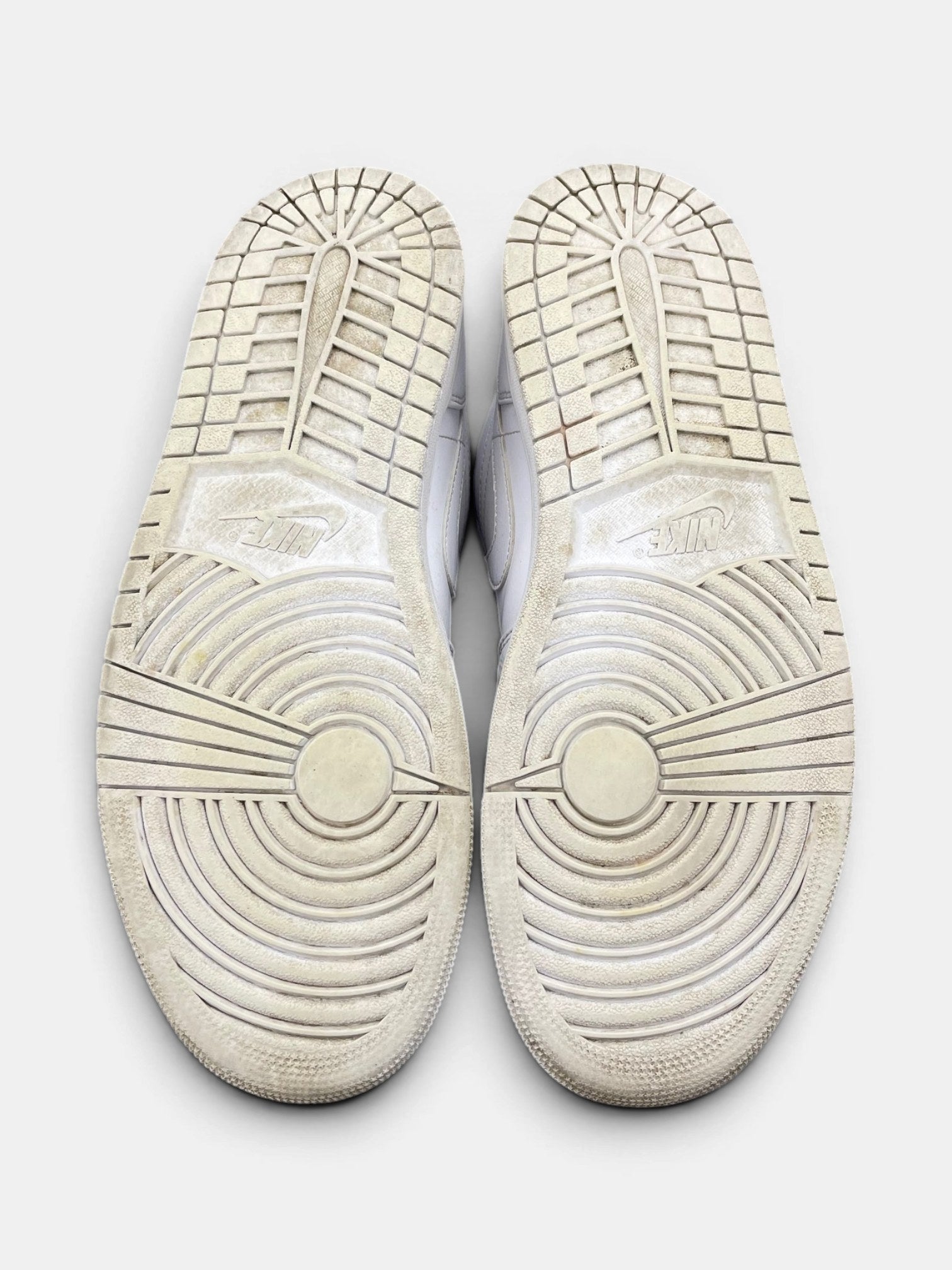 Nike Air Jordan 1 Low AJ1 Low Triple White — buty sportowe męskie w bardzo dobrym stanie rozmiar 44.5, podeszwa