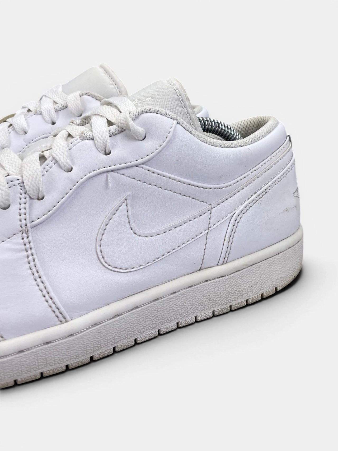 Nike Air Jordan 1 Low AJ1 Low Triple White — buty sportowe męskie w bardzo dobrym stanie rozmiar 44.5, opcjonalne zdjęcie 1