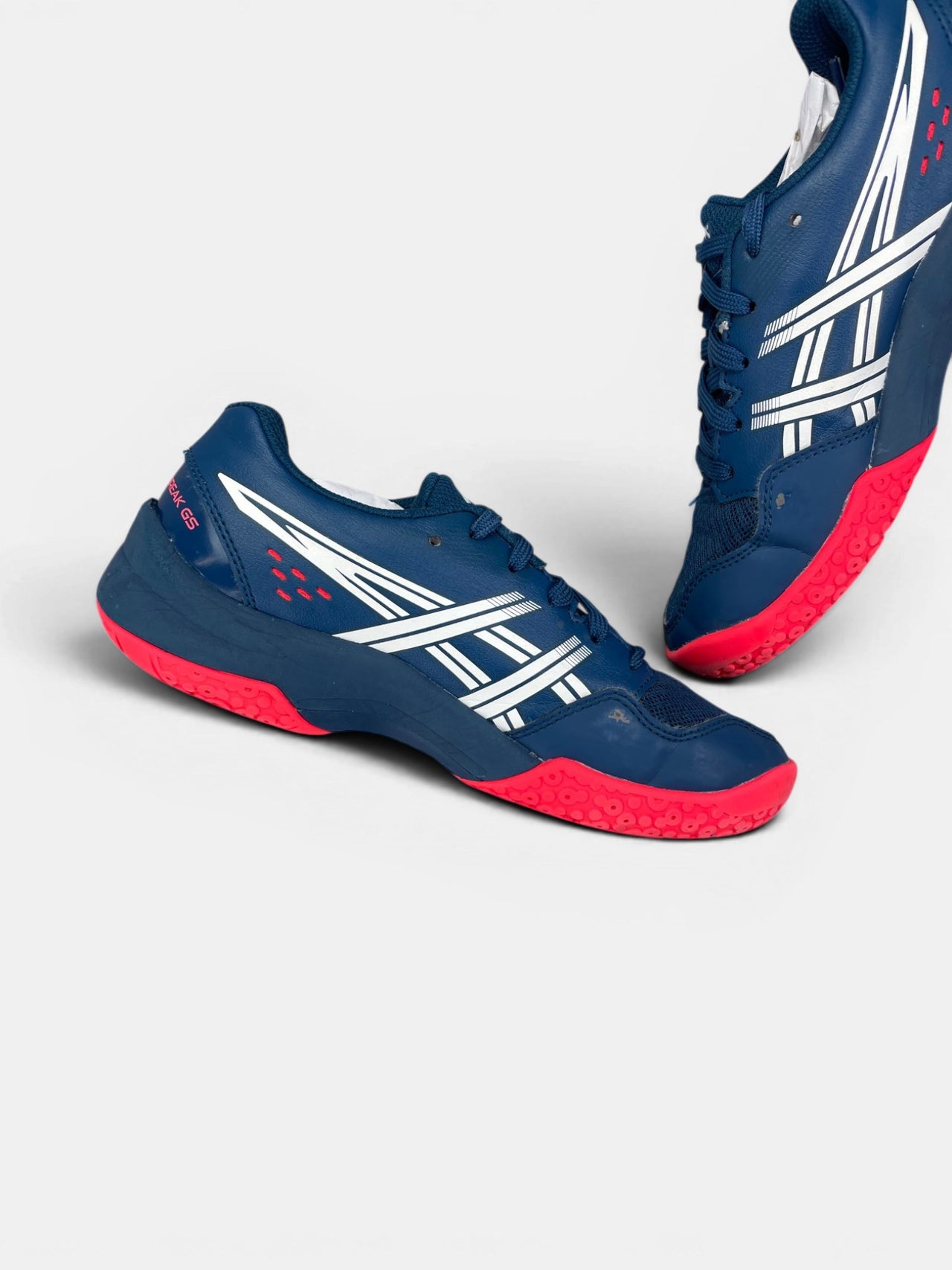 Asics Powerbreak GS — buty sportowe damskie w bardzo dobrym stanie rozmiar 37, wewnętrzny panel lewego buta