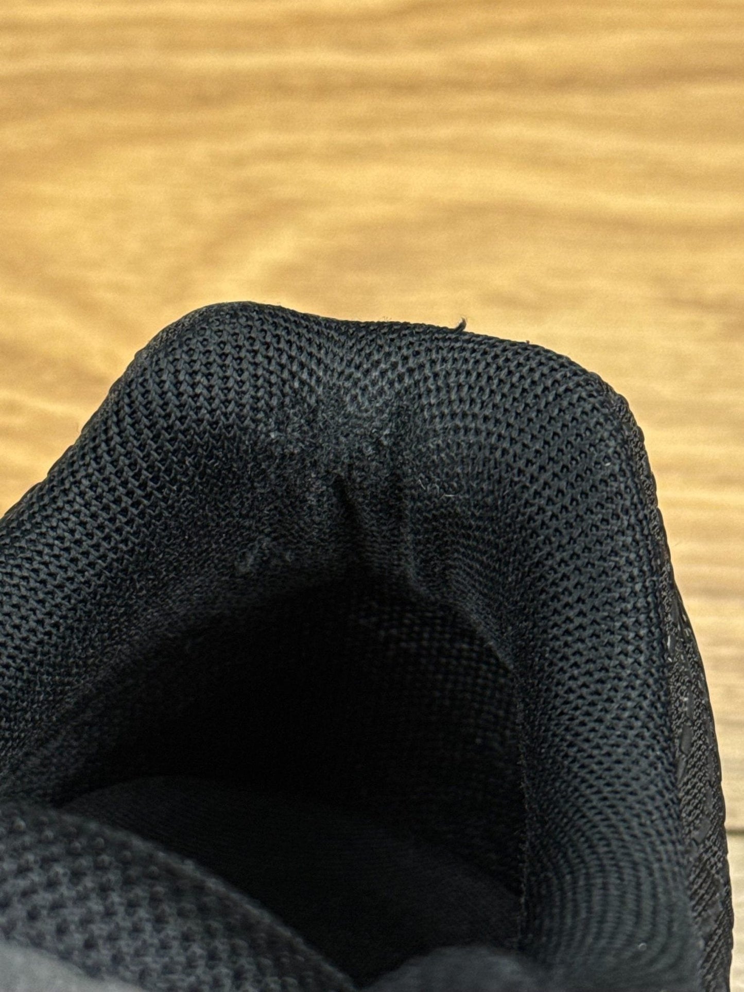 Nike Air Max Dn Black Metallic Grey — buty sportowe męskie w bardzo dobrym stanie rozmiar 45.5, para butów, widok z boku na tle studyjnym