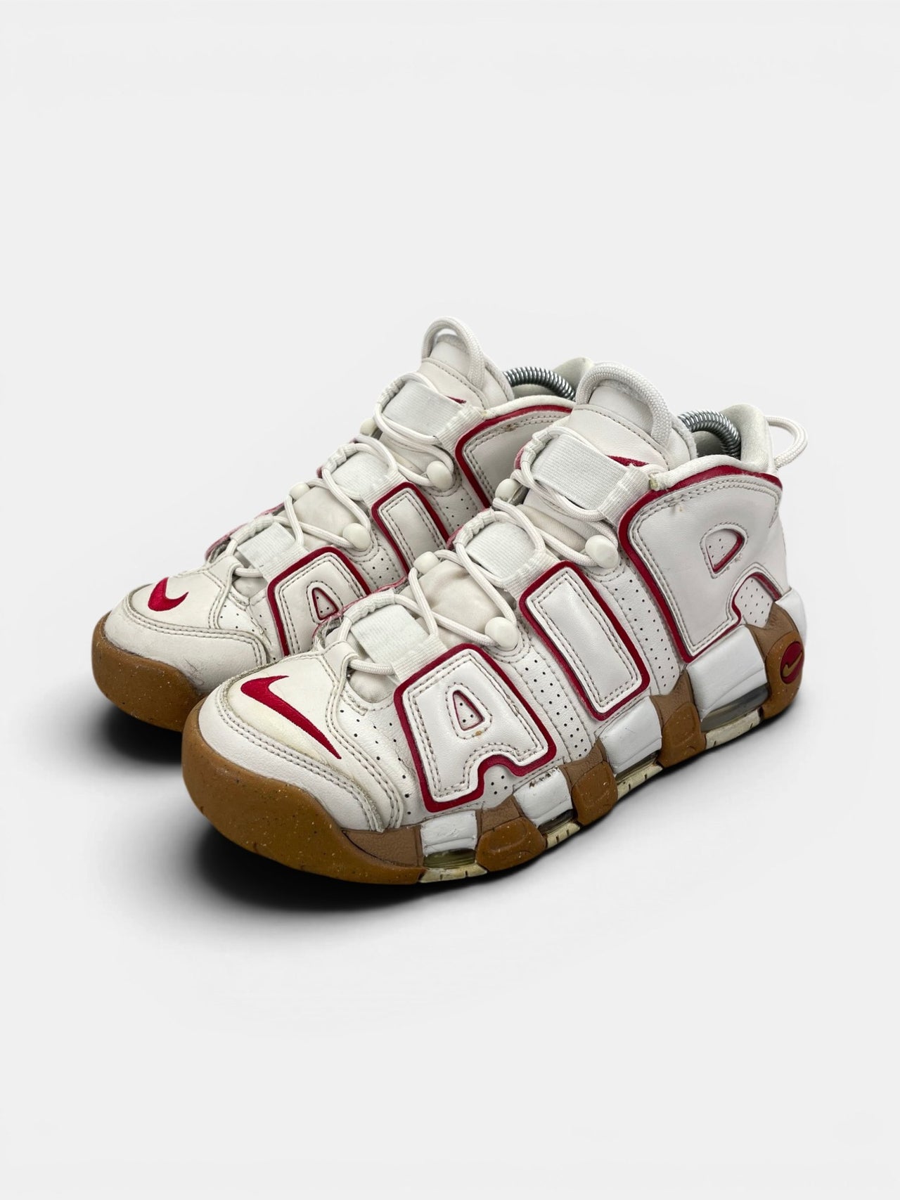 Nike Air More Uptempo Phantom Gym Red Gum — buty sportowe damskie w bardzo dobrym stanie rozmiar 39, widok z boku
