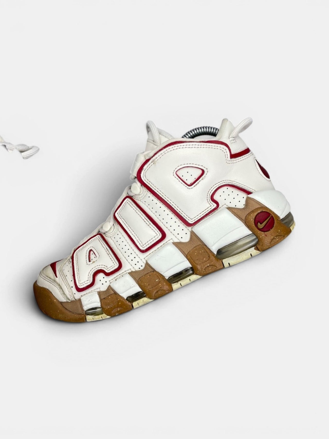 Nike Air More Uptempo Phantom Gym Red Gum — buty sportowe damskie w bardzo dobrym stanie rozmiar 39, widok z góry na wewnętrzną stronę butów