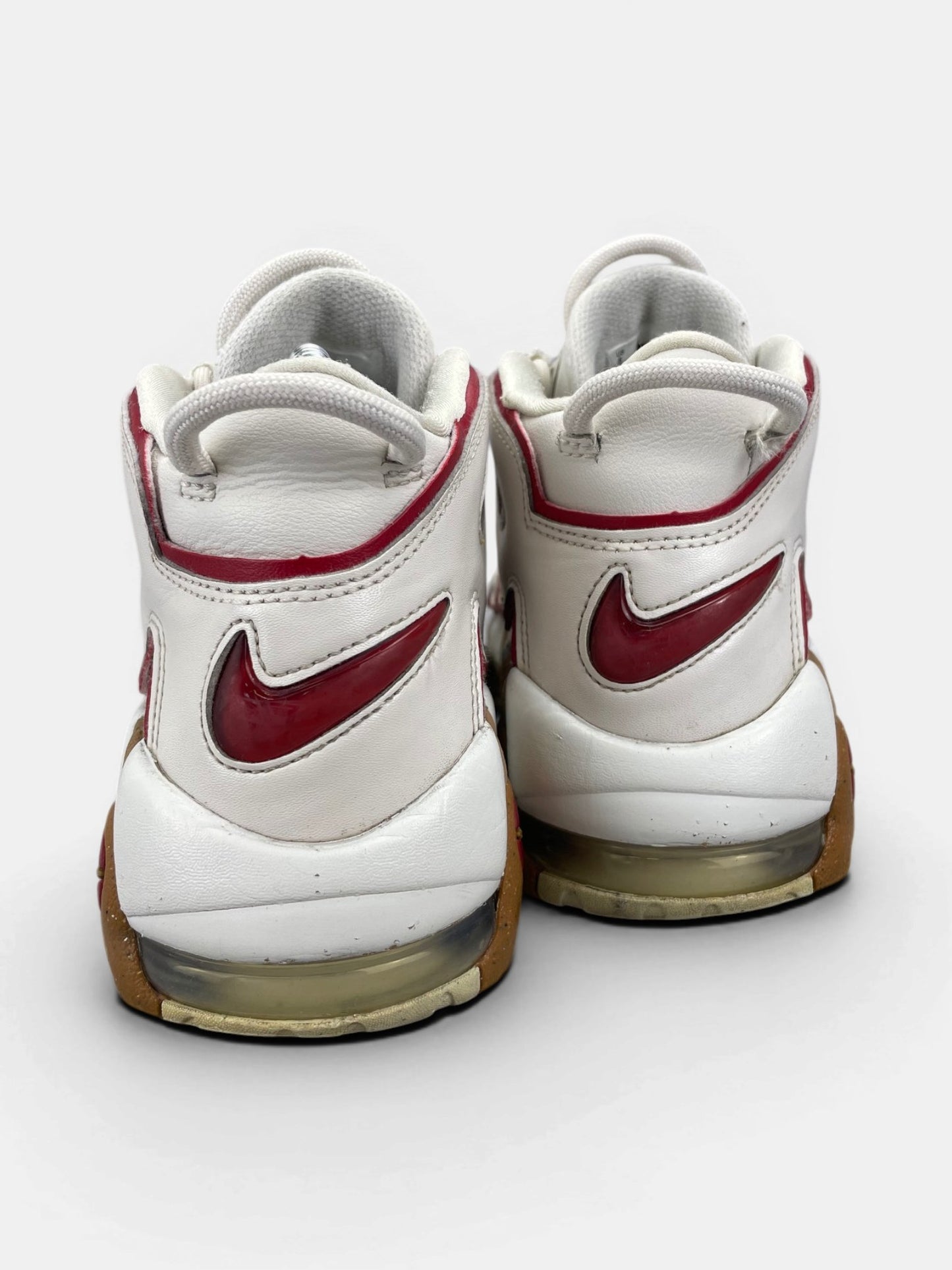Nike Air More Uptempo Phantom Gym Red Gum — buty sportowe damskie w bardzo dobrym stanie rozmiar 39, widok z tyłu