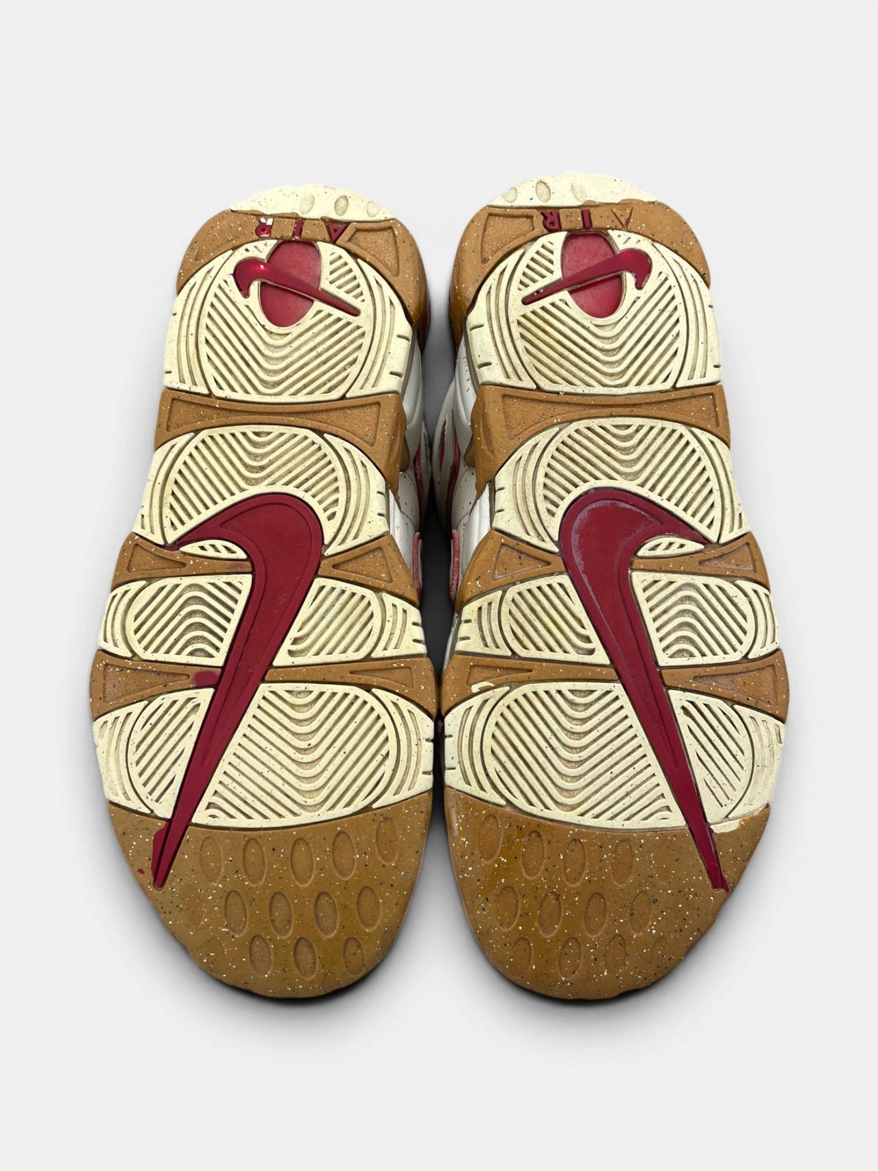 Nike Air More Uptempo Phantom Gym Red Gum — buty sportowe damskie w bardzo dobrym stanie rozmiar 39, podeszwa