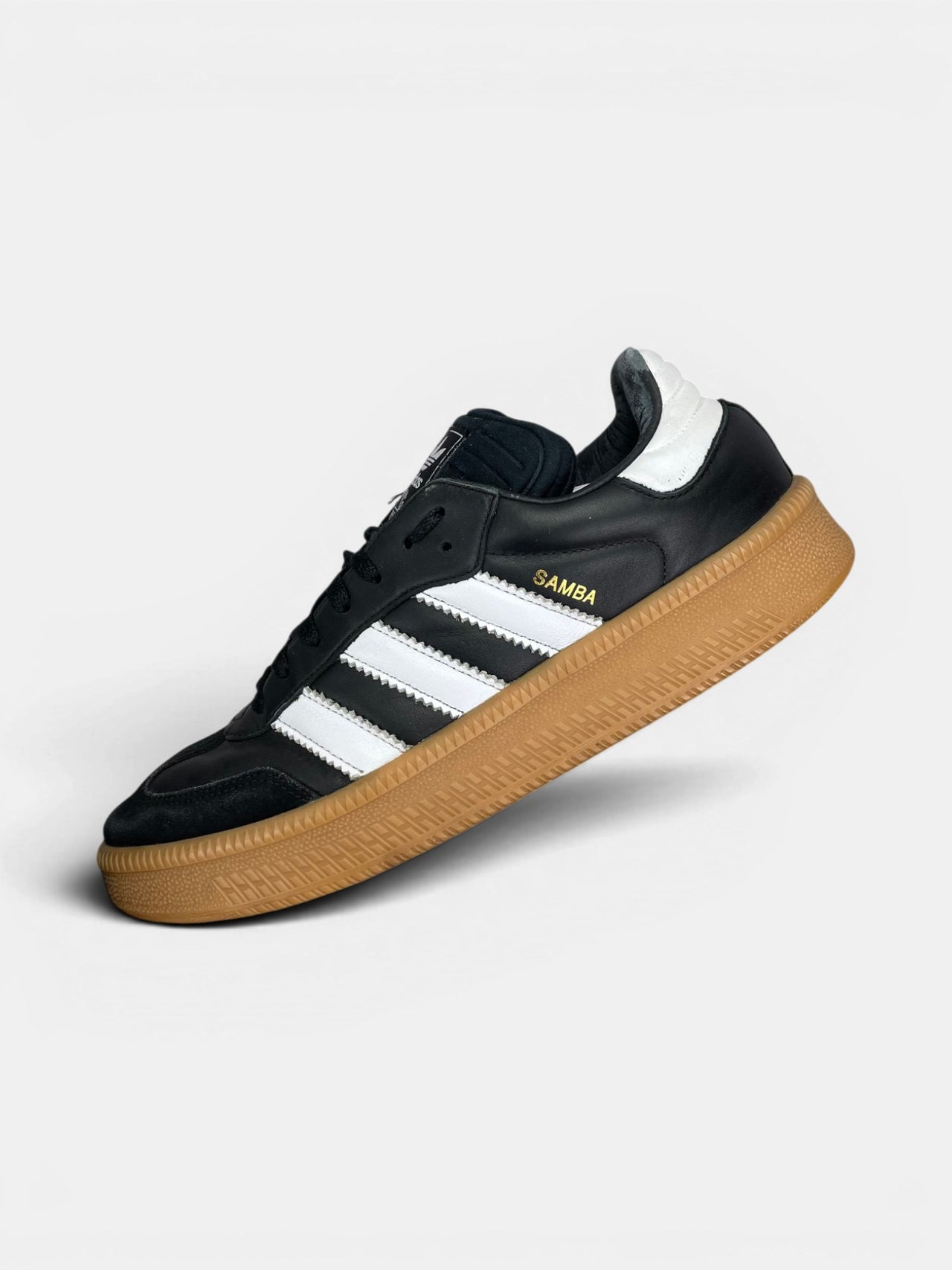 Adidas Samba XLG Black Gum — buty sportowe męskie w bardzo dobrym stanie rozmiar 42, widok z góry na wewnętrzną stronę butów