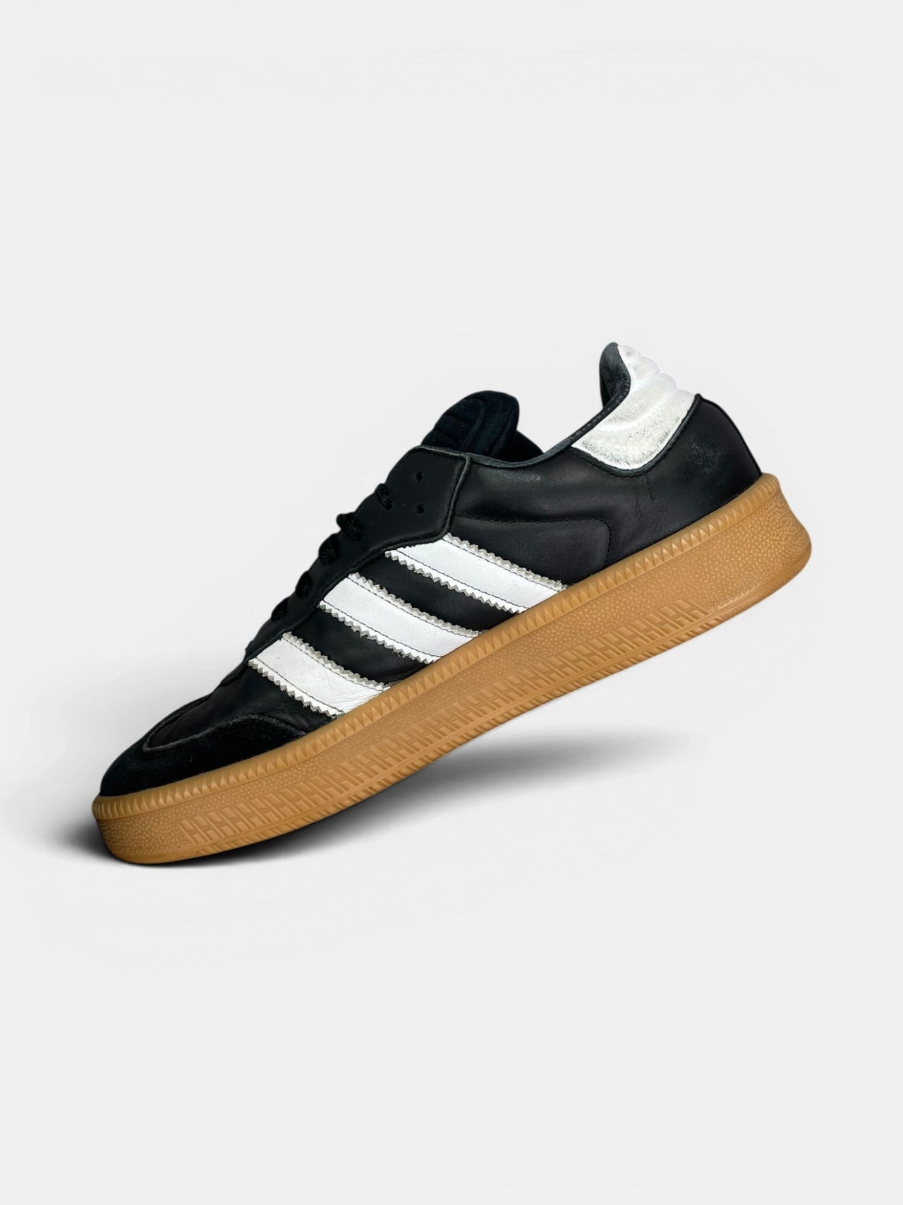 Adidas Samba XLG Black Gum — buty sportowe męskie w bardzo dobrym stanie rozmiar 42, wewnętrzny panel prawego buta