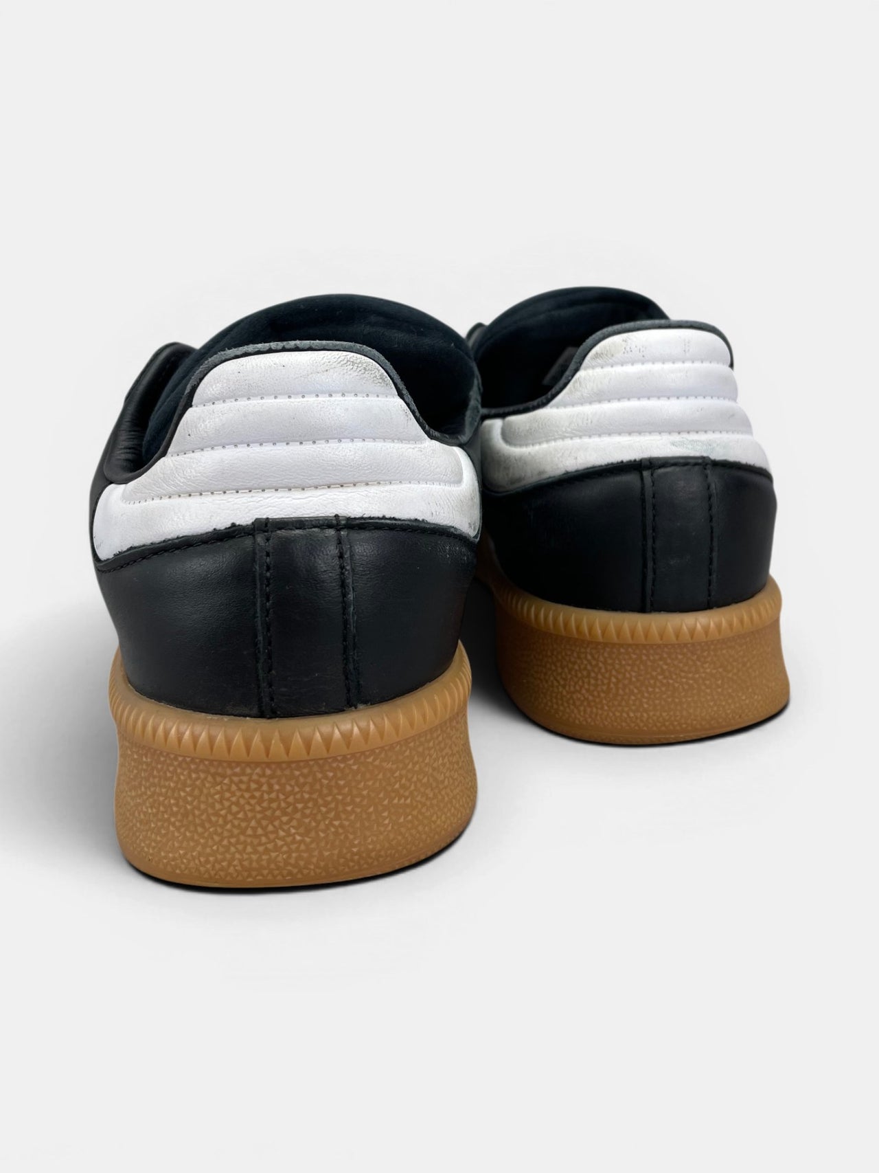 Adidas Samba XLG Black Gum — buty sportowe męskie w bardzo dobrym stanie rozmiar 42, widok z tyłu