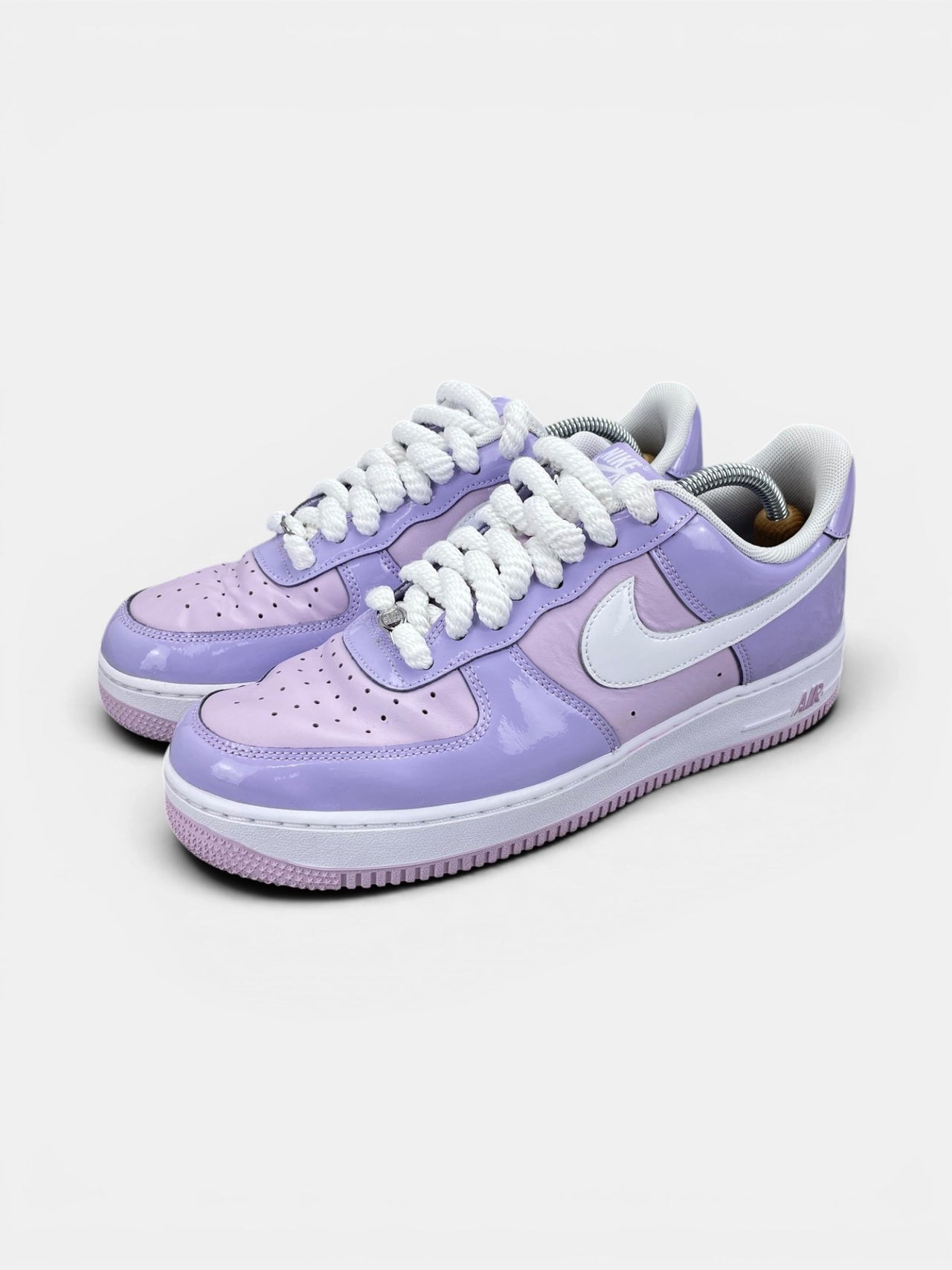 Nike Air Force 1 Low Hydrangeas — buty sportowe męskie w bardzo dobrym stanie rozmiar 42.5, widok z boku