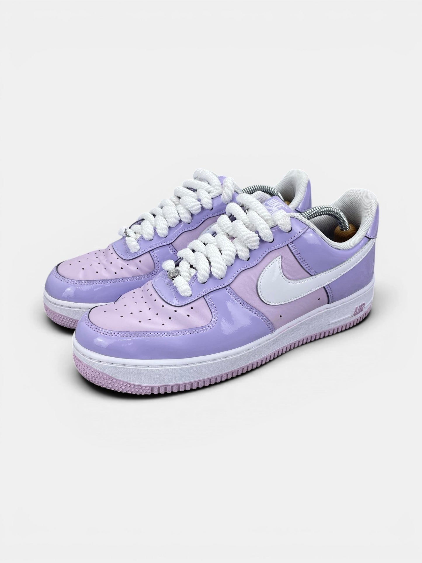 Nike Air Force 1 Low Hydrangeas — buty sportowe męskie w bardzo dobrym stanie rozmiar 42.5, widok z boku