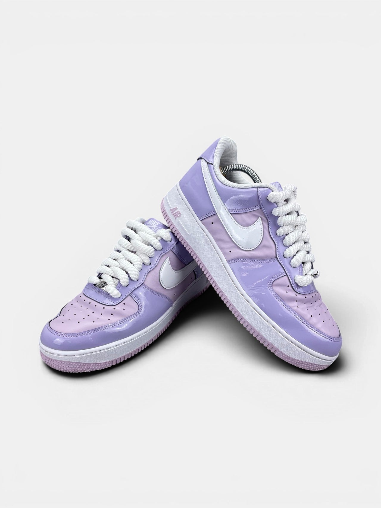 Nike Air Force 1 Low Hydrangeas — buty sportowe męskie w bardzo dobrym stanie rozmiar 42.5, boczny profil