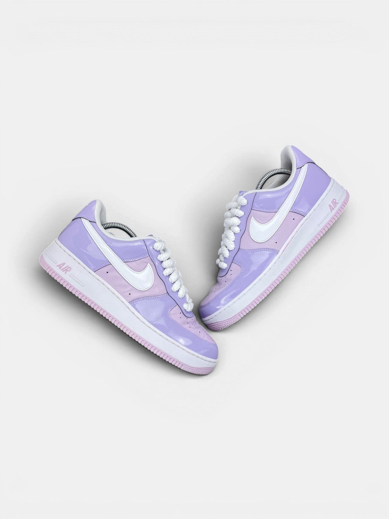 Nike Air Force 1 Low Hydrangeas — buty sportowe męskie w bardzo dobrym stanie rozmiar 42.5, widok z góry na zewnętrzną stronę butów