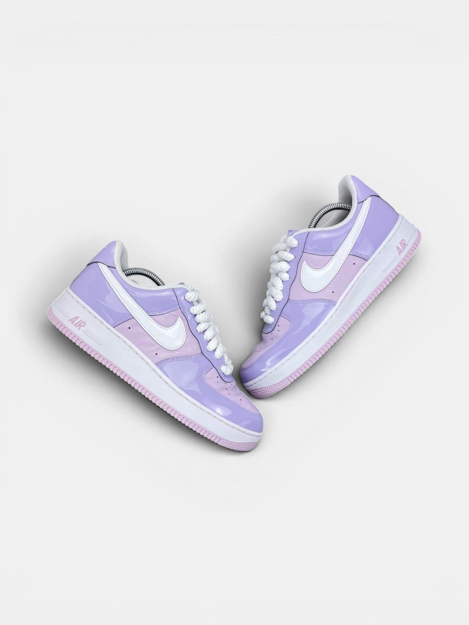 Nike Air Force 1 Low Hydrangeas — buty sportowe męskie w bardzo dobrym stanie rozmiar 42.5, widok z góry na zewnętrzną stronę butów