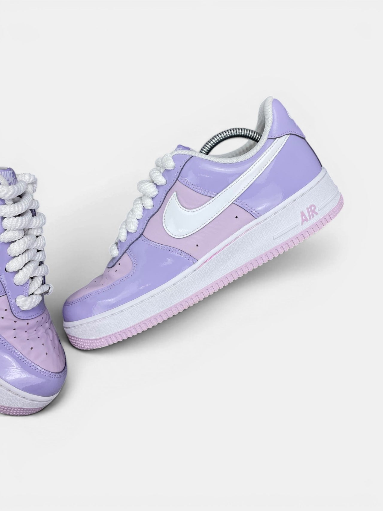 Nike Air Force 1 Low Hydrangeas — buty sportowe męskie w bardzo dobrym stanie rozmiar 42.5, widok z góry na wewnętrzną stronę butów