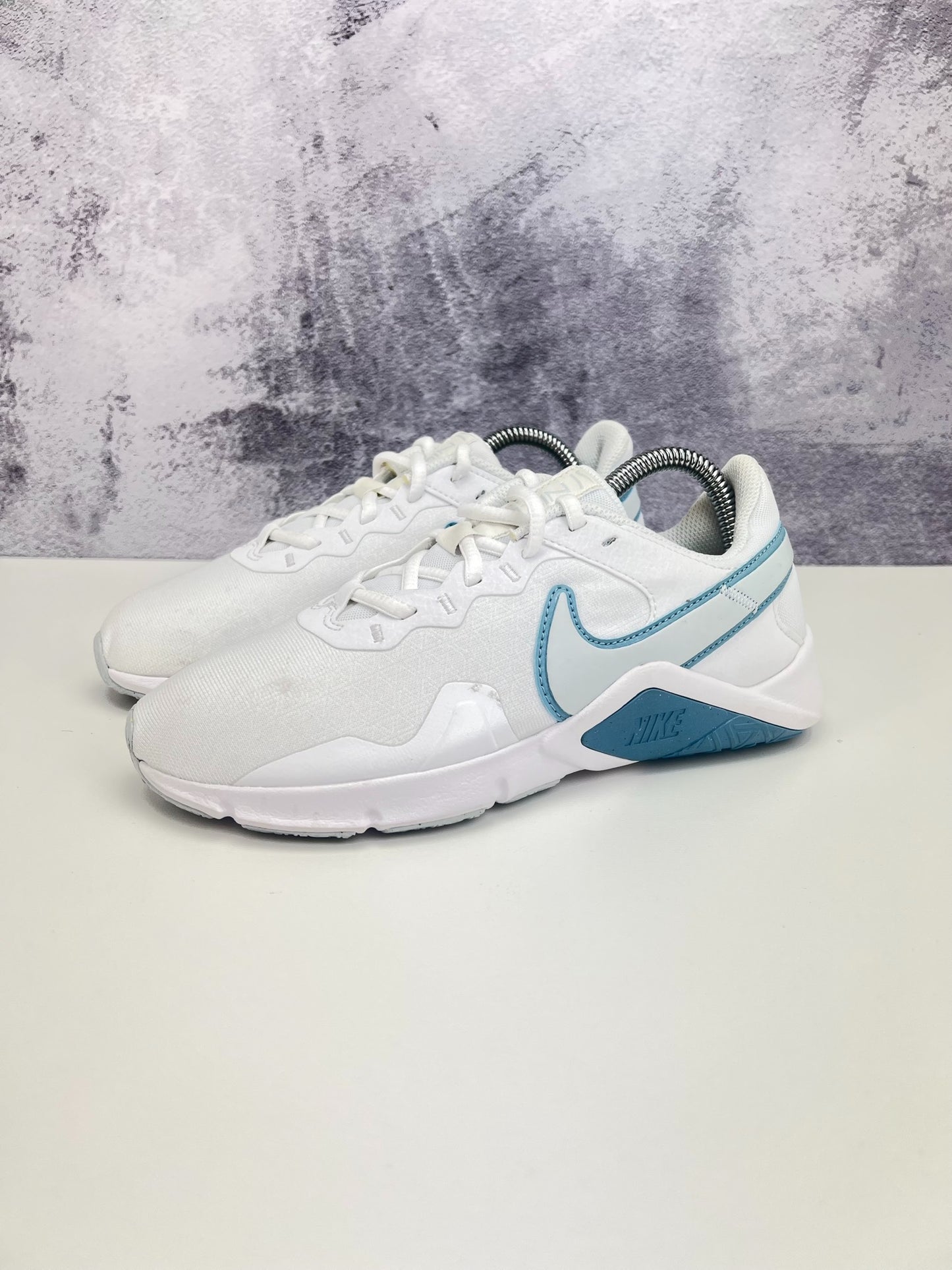 Nike Legend Essential 2 (36.5) - sneakilystore