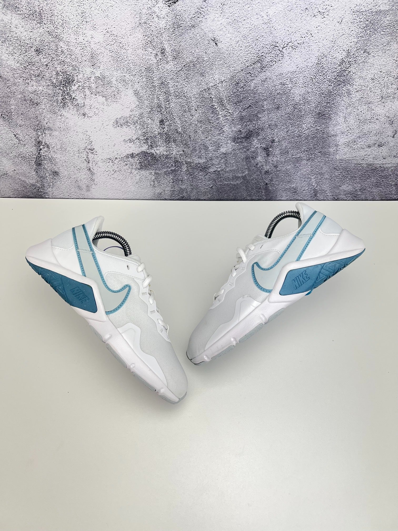 Nike Legend Essential 2 (36.5) - sneakilystore