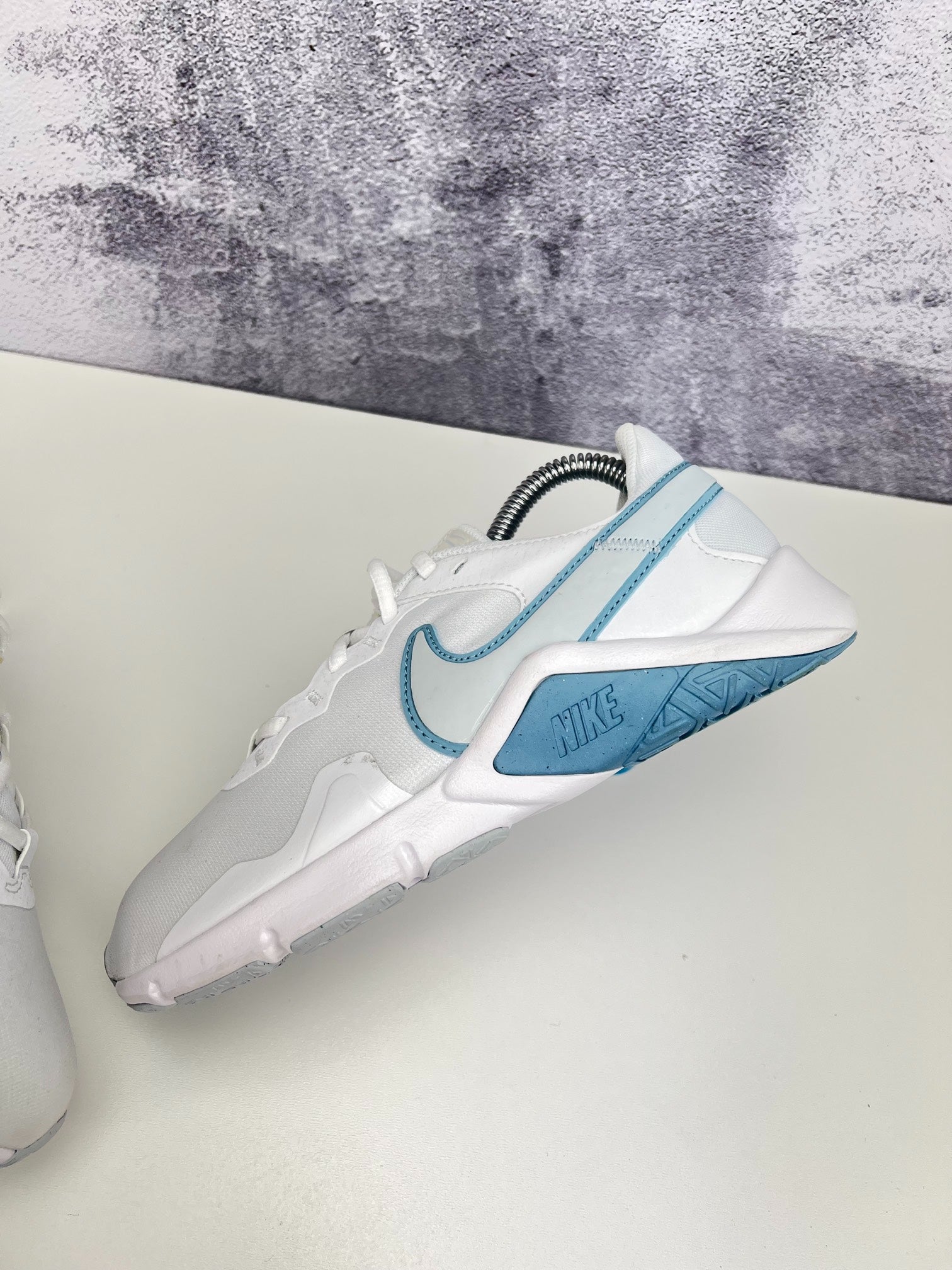 Nike Legend Essential 2 (36.5) - sneakilystore