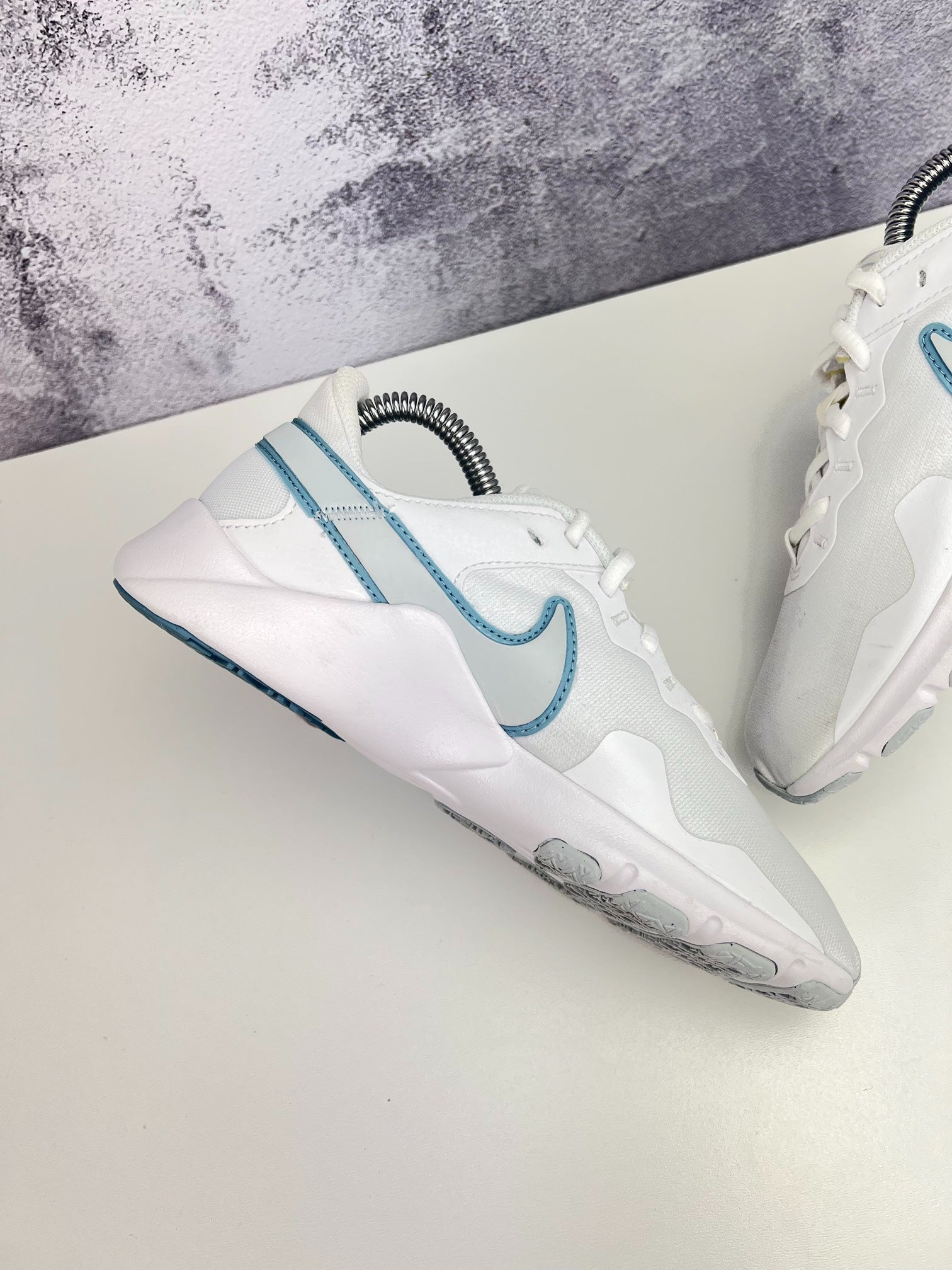 Nike Legend Essential 2 (36.5) - sneakilystore