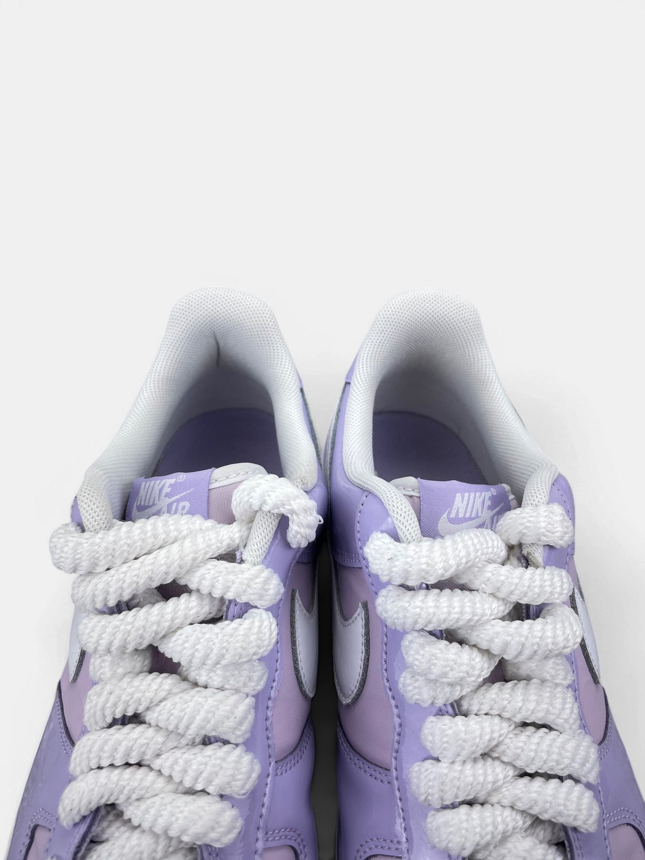 Nike Air Force 1 Low Hydrangeas — buty sportowe męskie w bardzo dobrym stanie rozmiar 42.5, zapiętki butów