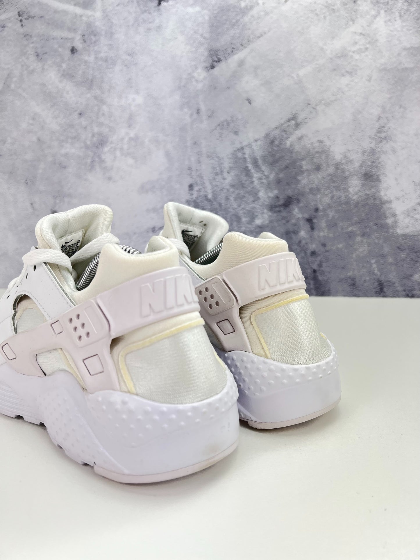 Nike Huarache Run (38.5) - sneakilystore