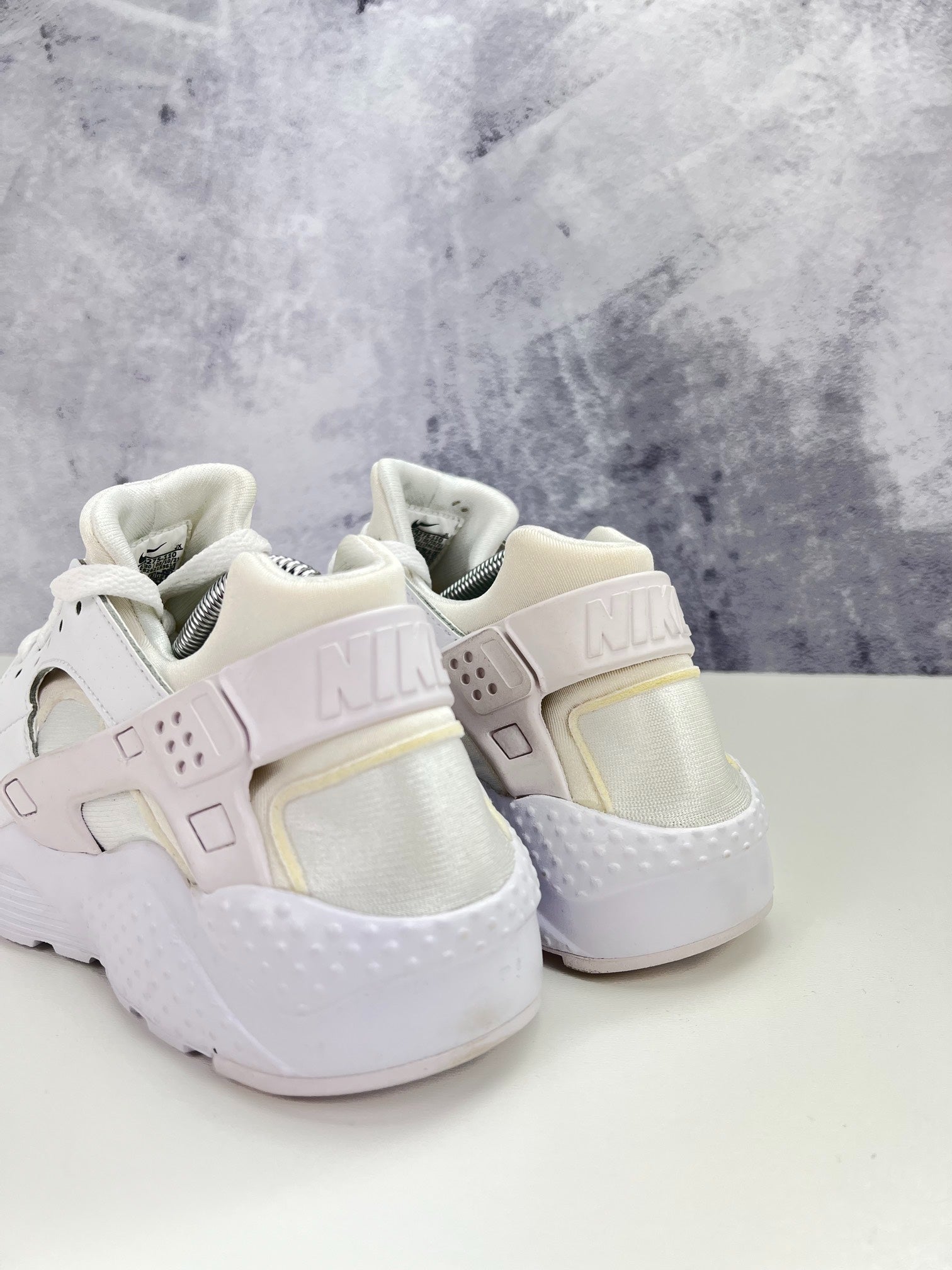 Nike Huarache Run (38.5) - sneakilystore