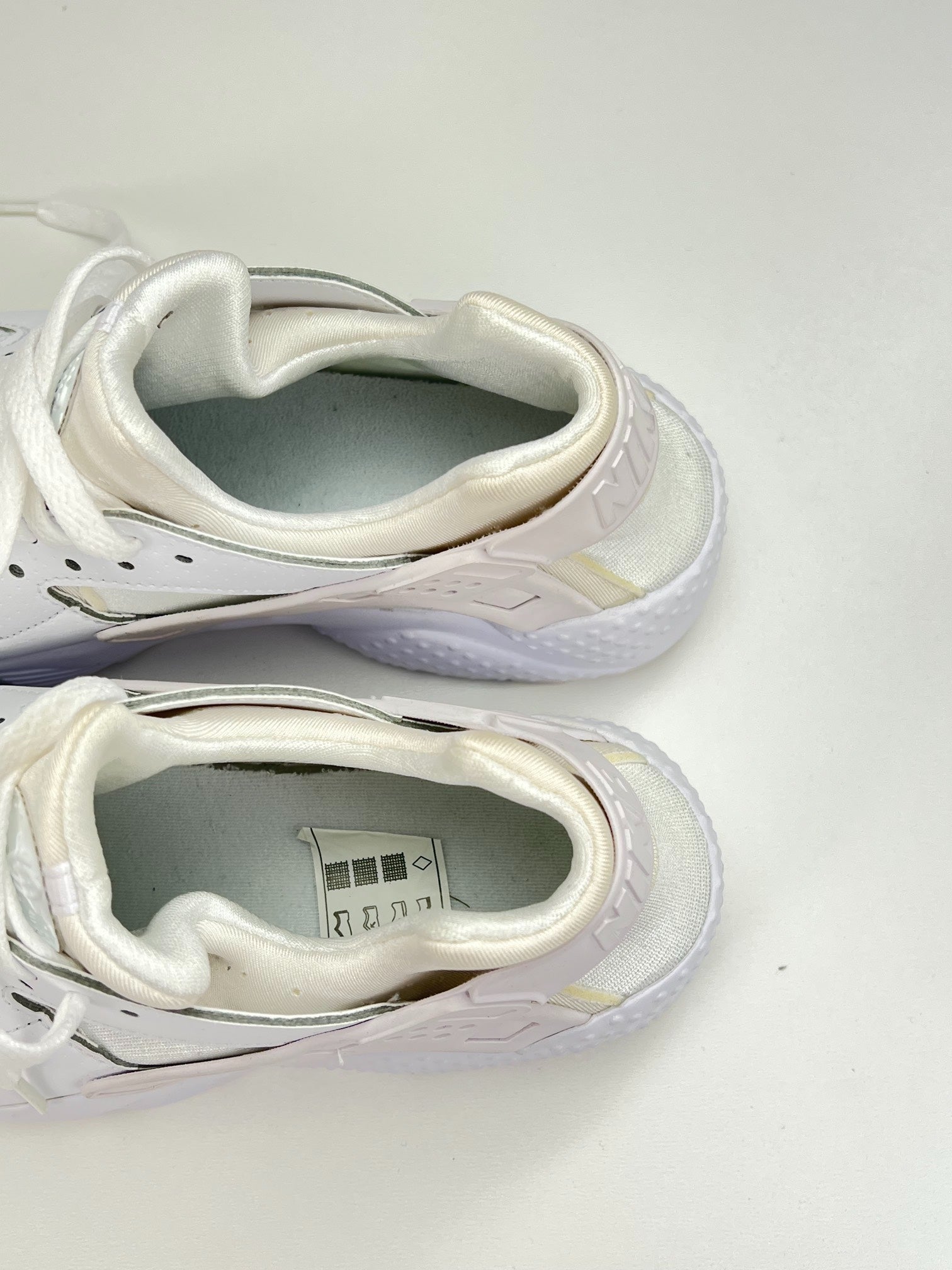Nike Huarache Run (38.5) - sneakilystore