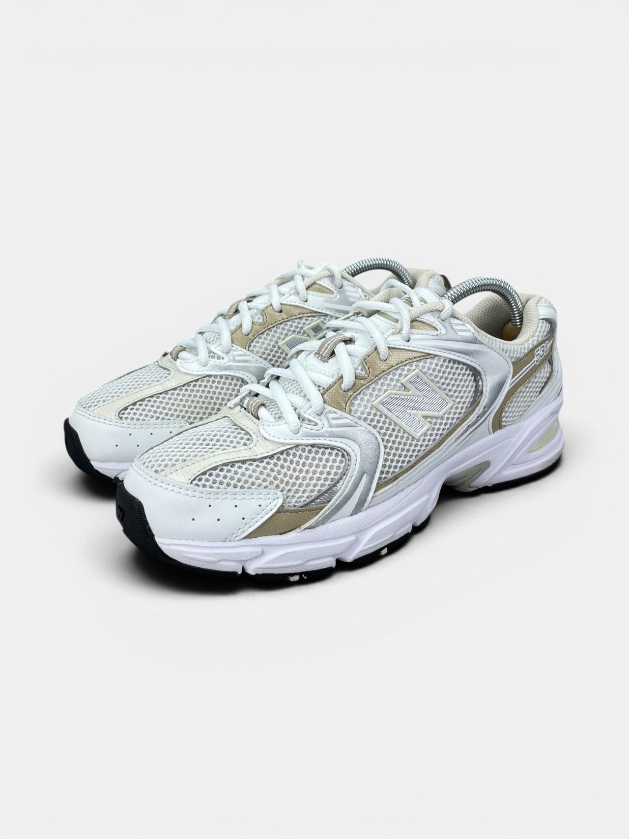 New Balance 530 — buty sportowe damskie w bardzo dobrym stanie rozmiar 40.5, widok z boku