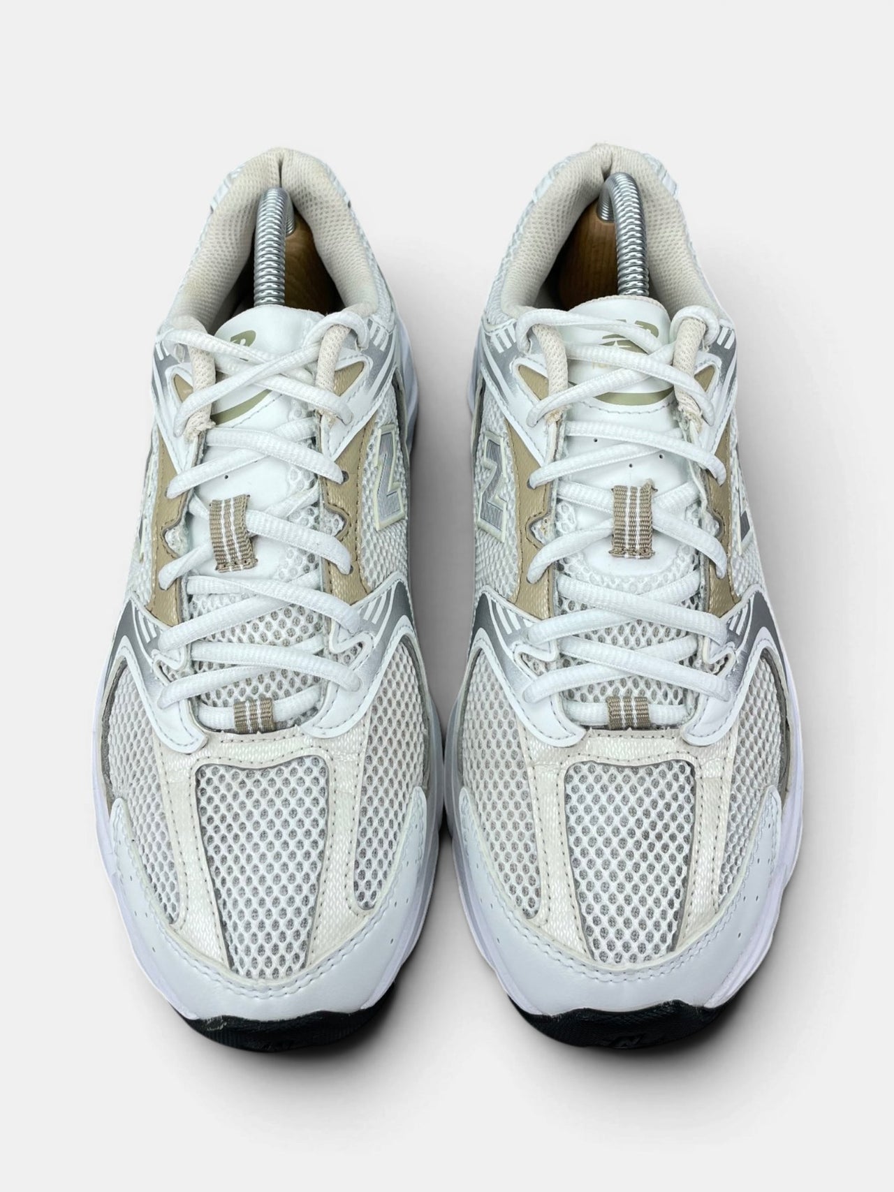 New Balance 530 — buty sportowe damskie w bardzo dobrym stanie rozmiar 40.5, widok z góry