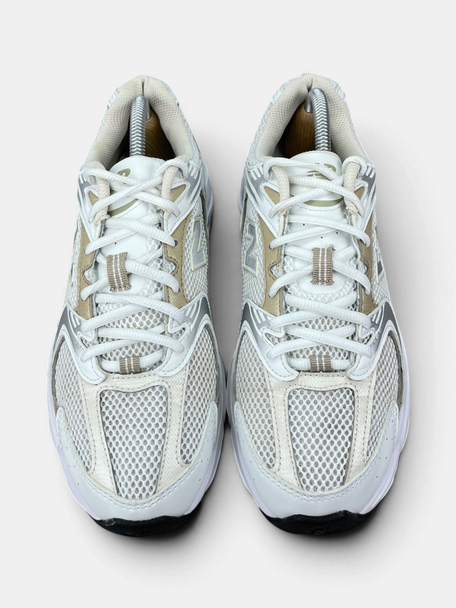 New Balance 530 — buty sportowe damskie w bardzo dobrym stanie rozmiar 40.5, widok z góry