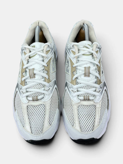 New Balance 530 — buty sportowe damskie w bardzo dobrym stanie rozmiar 40.5, widok z góry