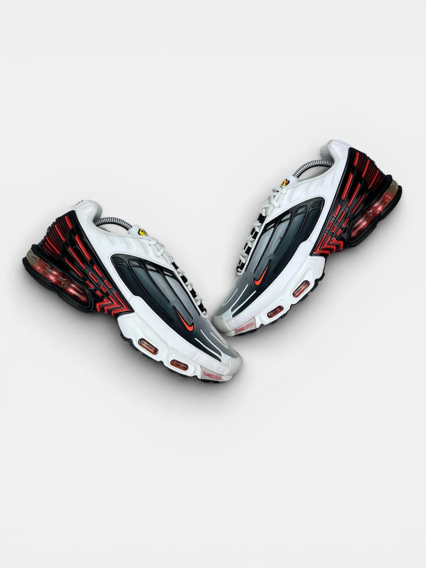 Nike Air Max Plus 3 Team Orange — buty sportowe męskie w bardzo dobrym stanie rozmiar 43, widok z góry na zewnętrzną stronę butów