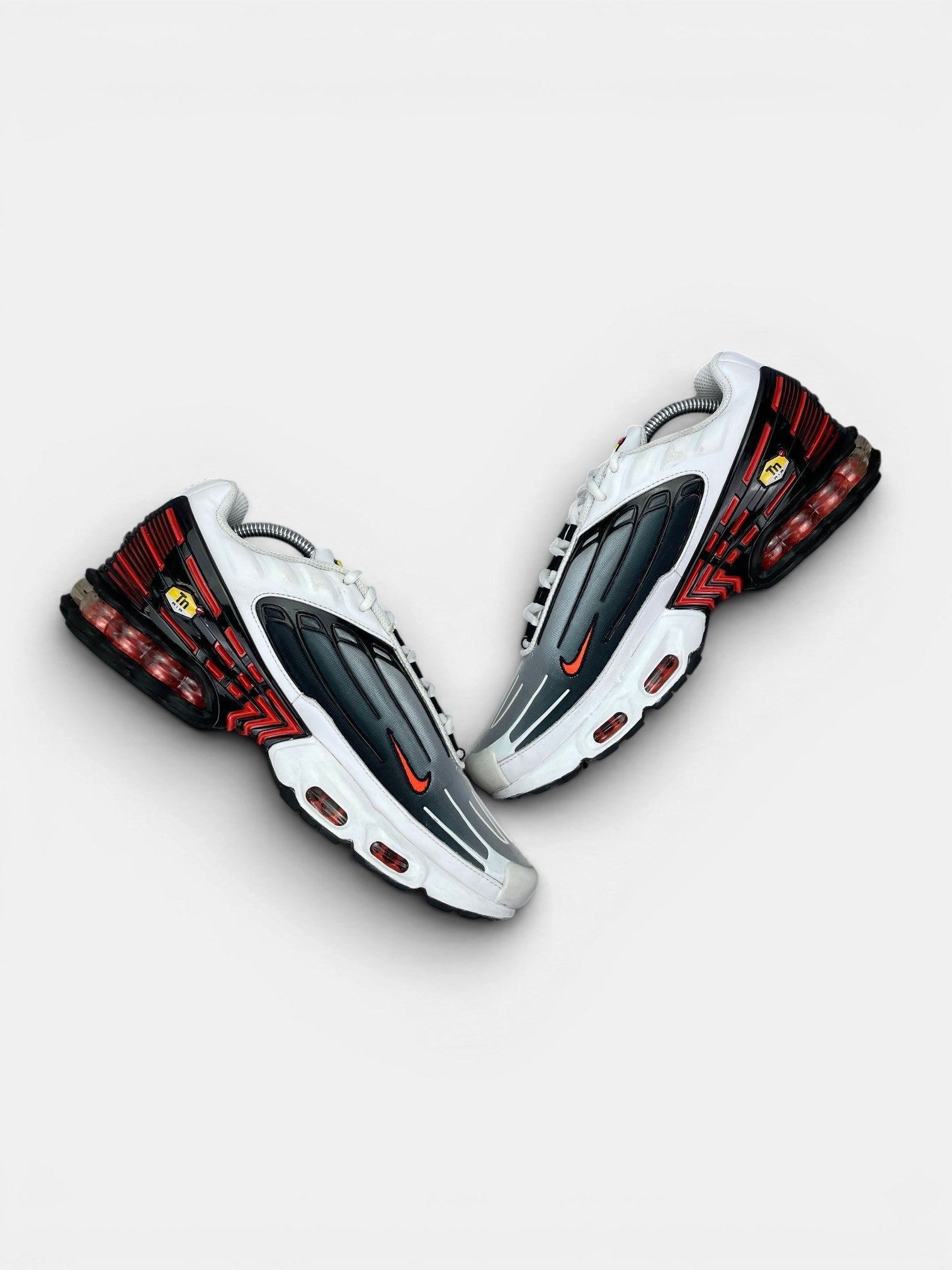 Nike Air Max Plus 3 Team Orange — buty sportowe męskie w bardzo dobrym stanie rozmiar 43, zewnętrzny panel prawego buta