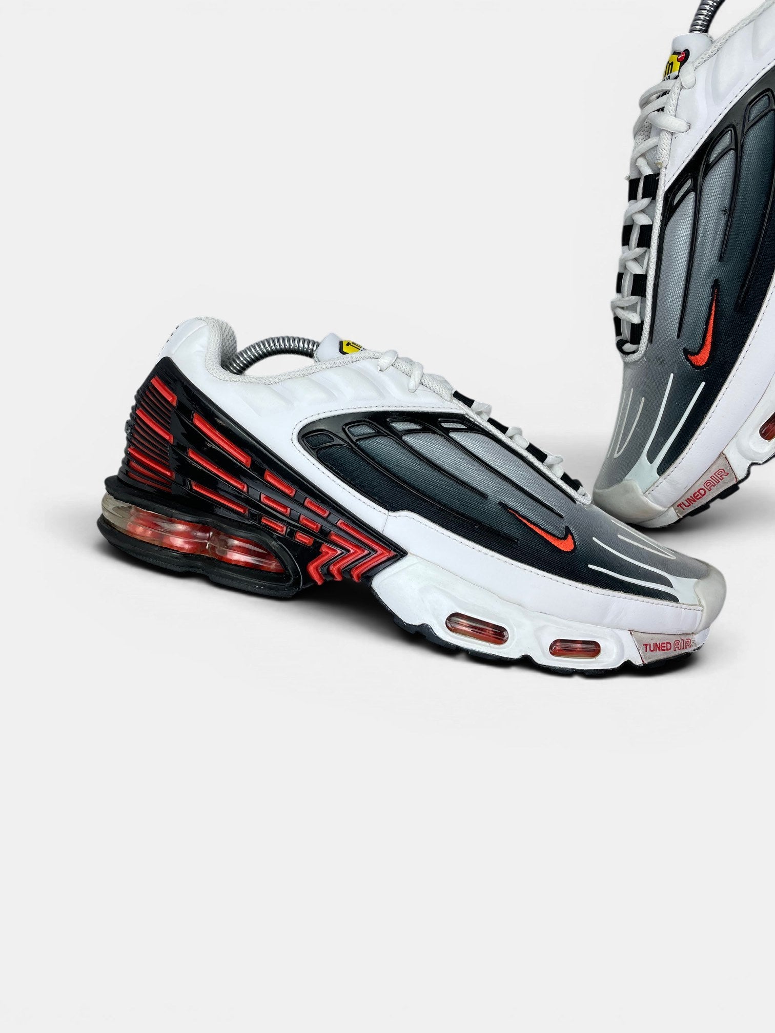 Nike Air Max Plus 3 Team Orange — buty sportowe męskie w bardzo dobrym stanie rozmiar 43, zewnętrzny panel lewego buta