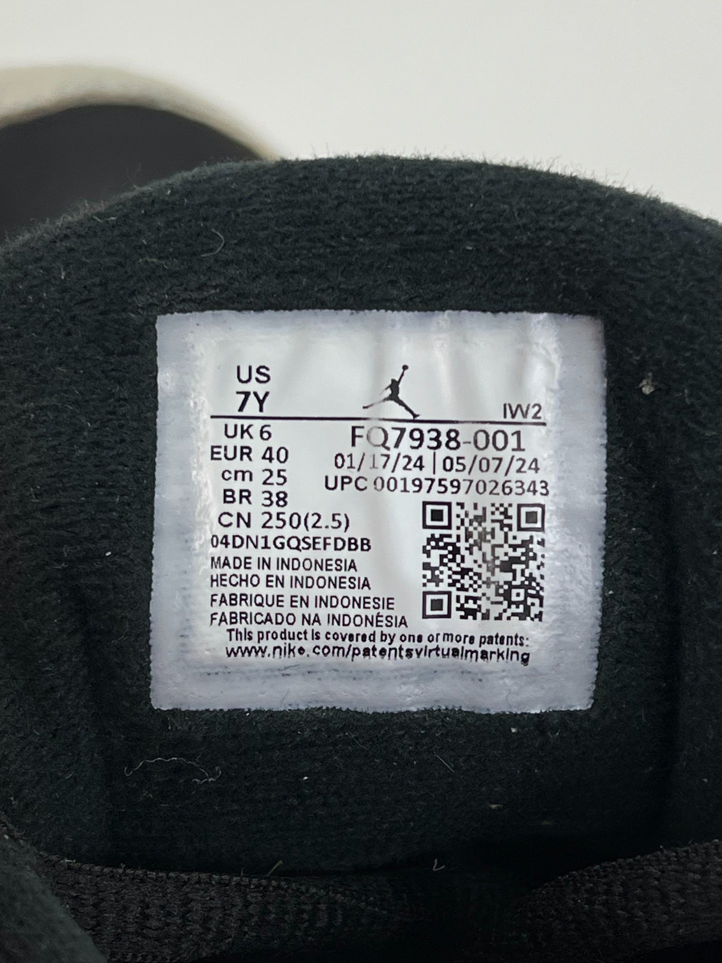 Nike Air Jordan 4 RM (40) - sneakilystore